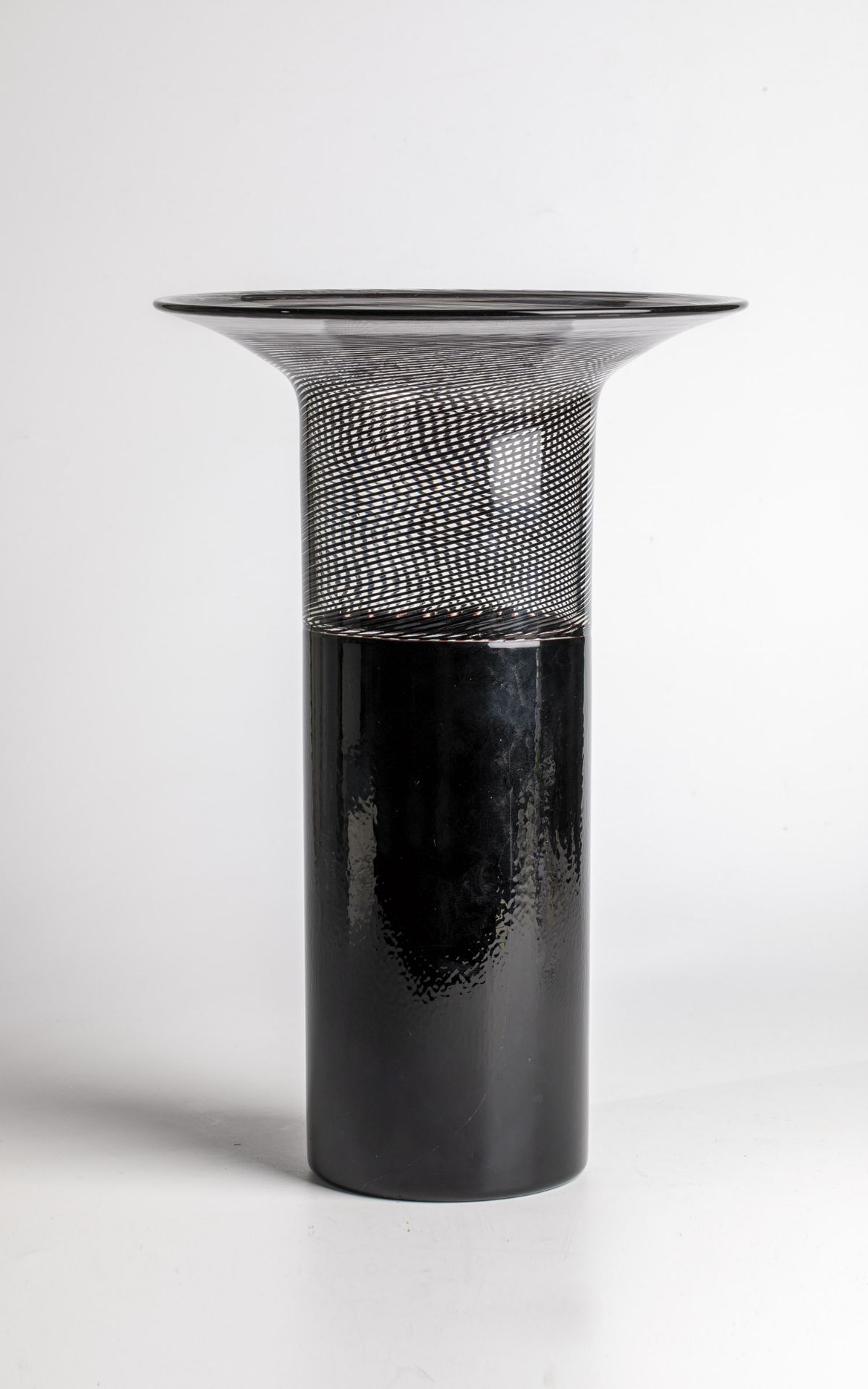 Vase ''Filigree di Tapio'' Tapio Wirkkala (design), Venini, Murano, ca. 1966 Colourless and black-