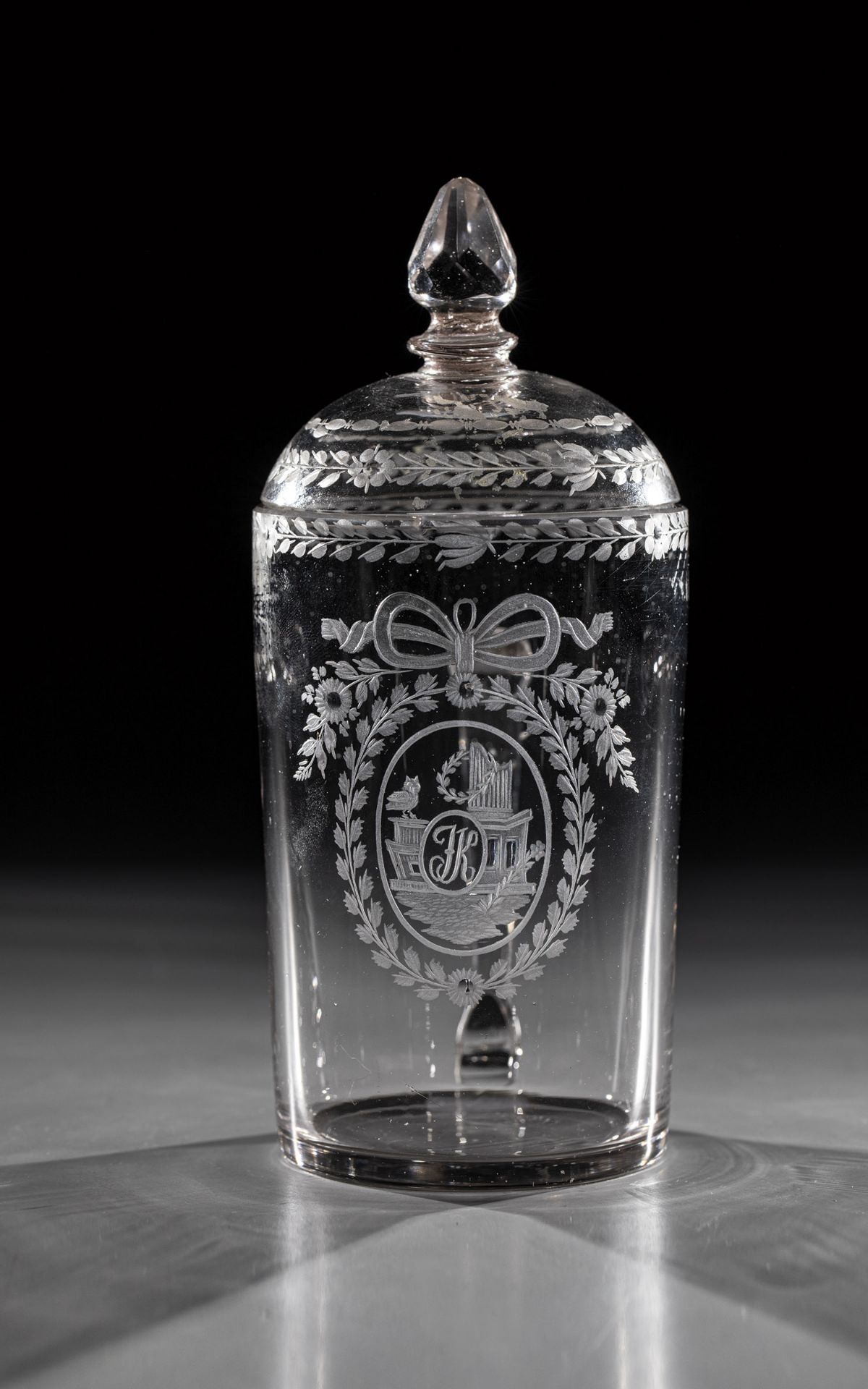 Small lidded tankard in Louis XVI style Bohemia, E. 18th century Colourless glass with flat