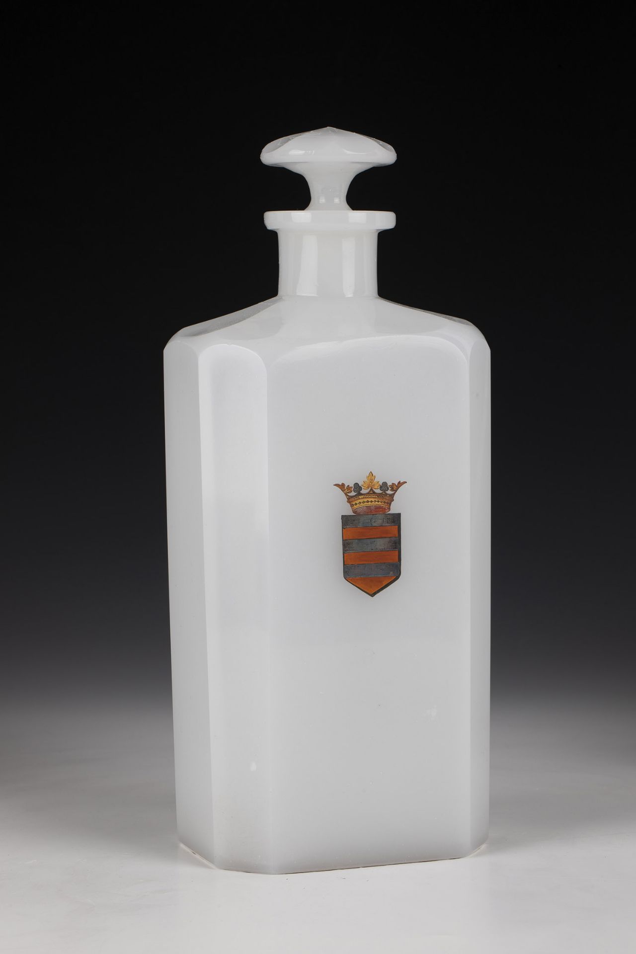 Alabaster Flasche mit dem Wappen derer von Pallandt