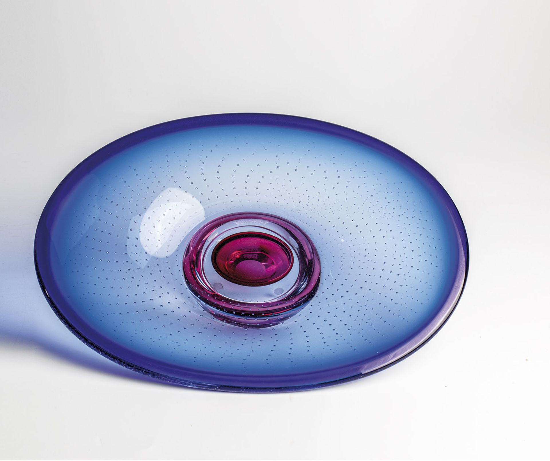 Bowl ''Zoom'' Goeran Waerff (design), Kosta Boda, ca. 1999 Thick-walled, colourless glass with