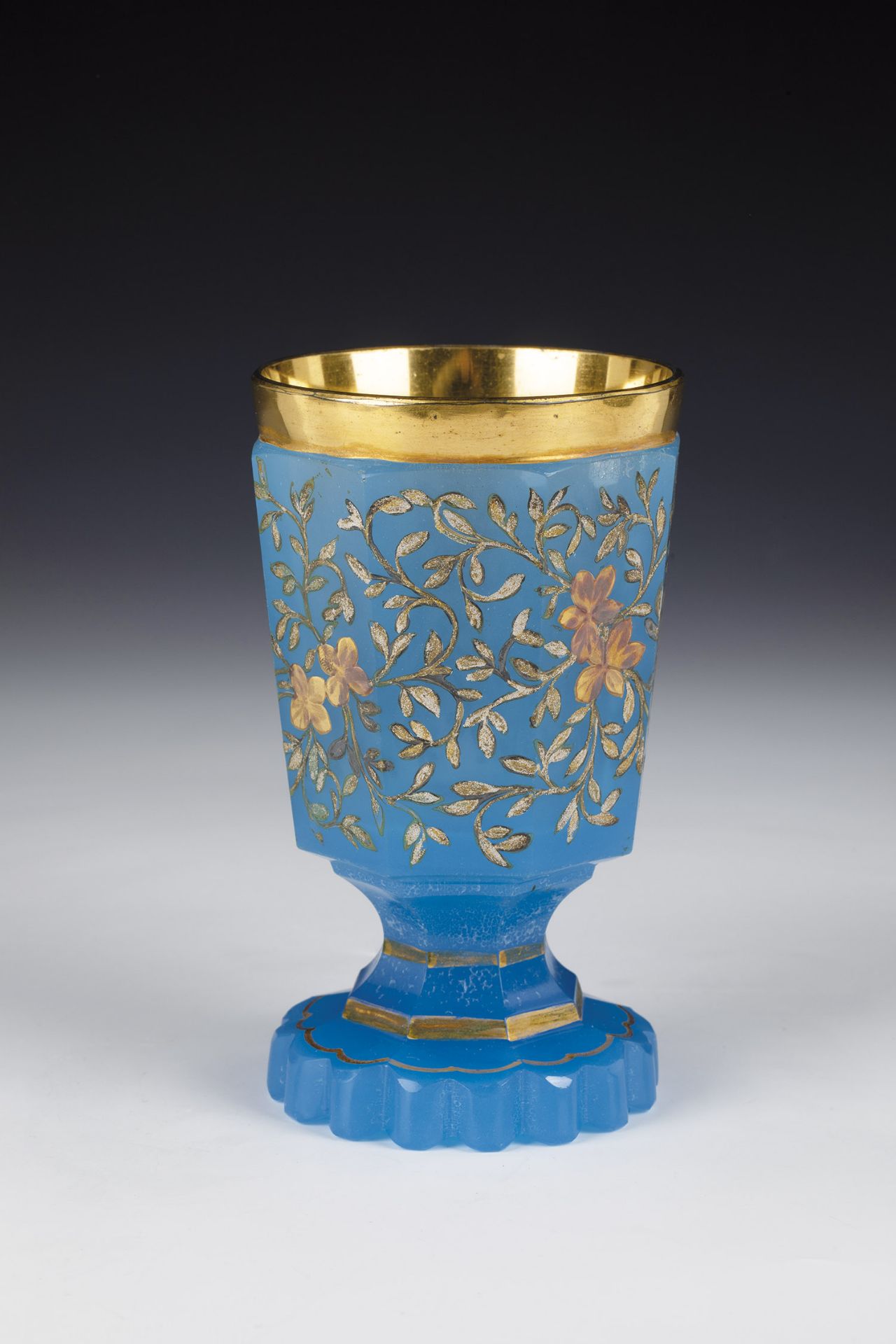 Foot cup Bohemia, 19th century Blue alabaster glass. Fittingly sanded foot. Shaft and cuppa faceted.