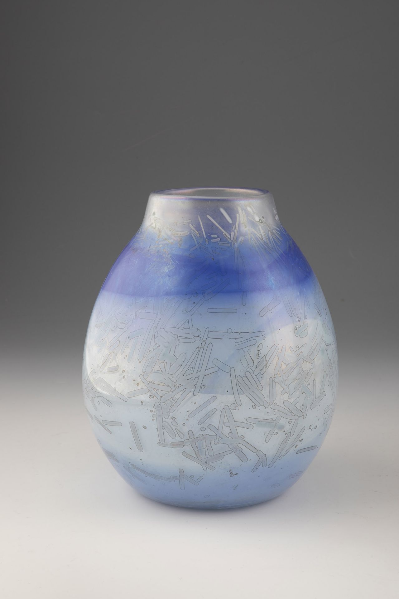 Vase James R. Harmon, 1977 Colourless glass with partial underpinnings in shades of blue and