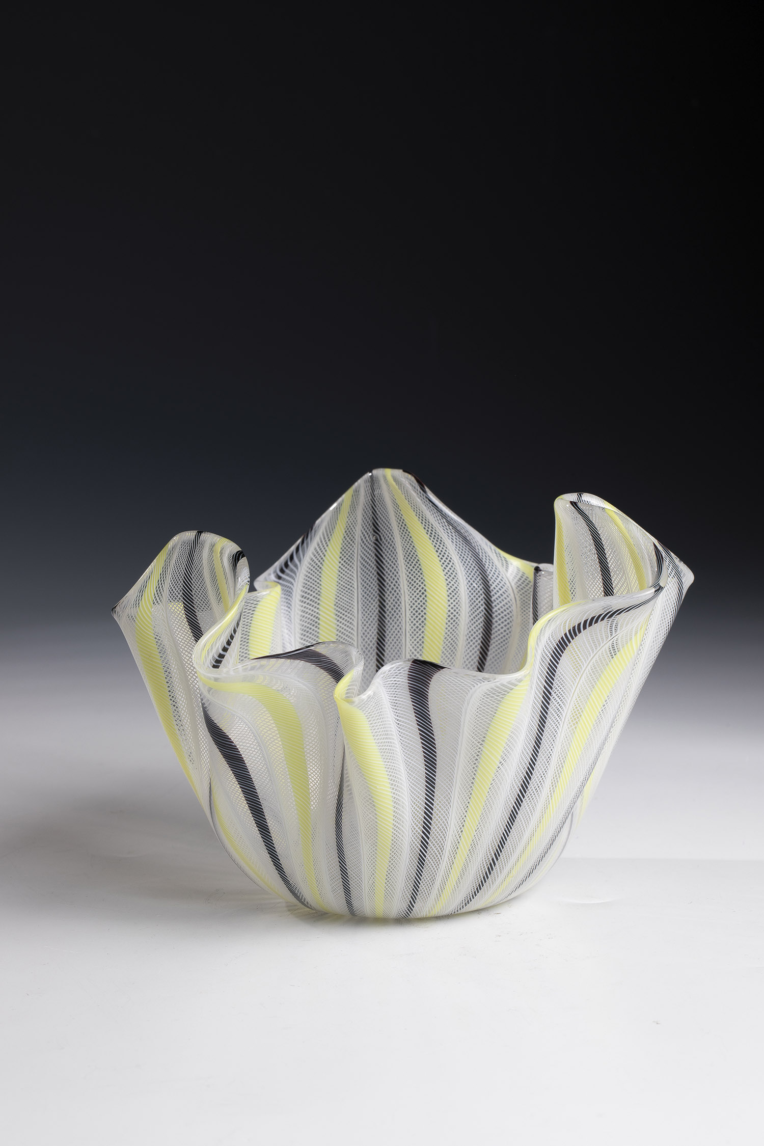 HANDKERCHIEF VASE ''FAZZOLETTO'' Fulvio Bianconi (design), Venini, Murano, circa 1955 Colourless