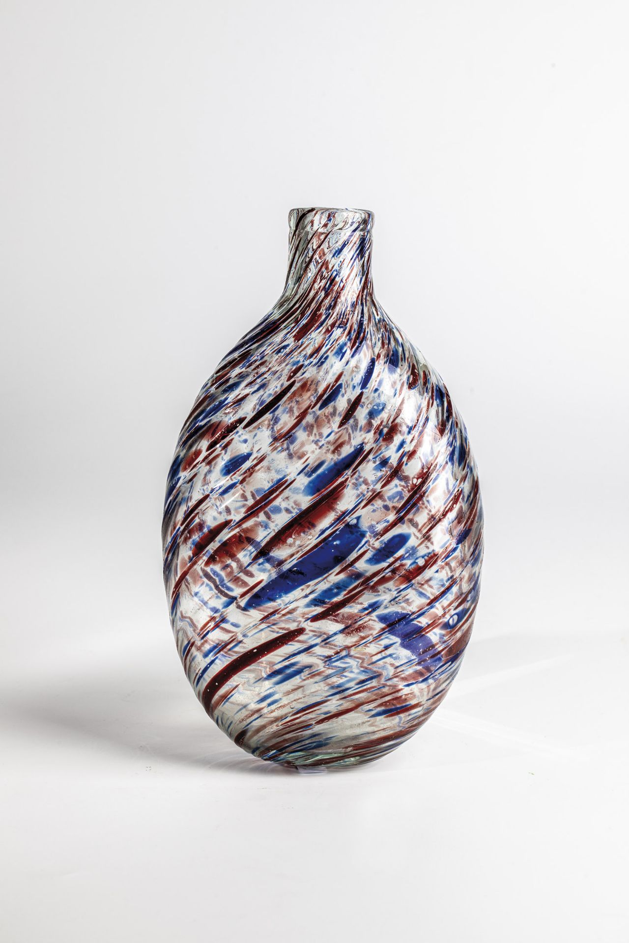 Flat bottle England, Nailsea, 19th century Colourless, oblique optical glass with melted glass