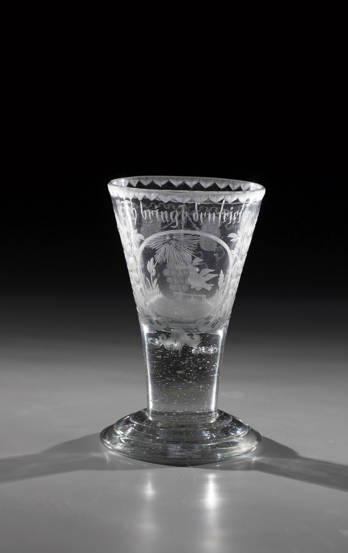 Shot glass Lauenstein, 2nd half of the 18th century Colourless glass. Round base with tear-off. On