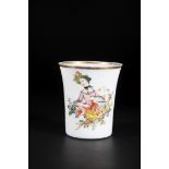 Beaker with Lady German or Bohemia, 18th century frosted glass. On the slightly sweeping wall in