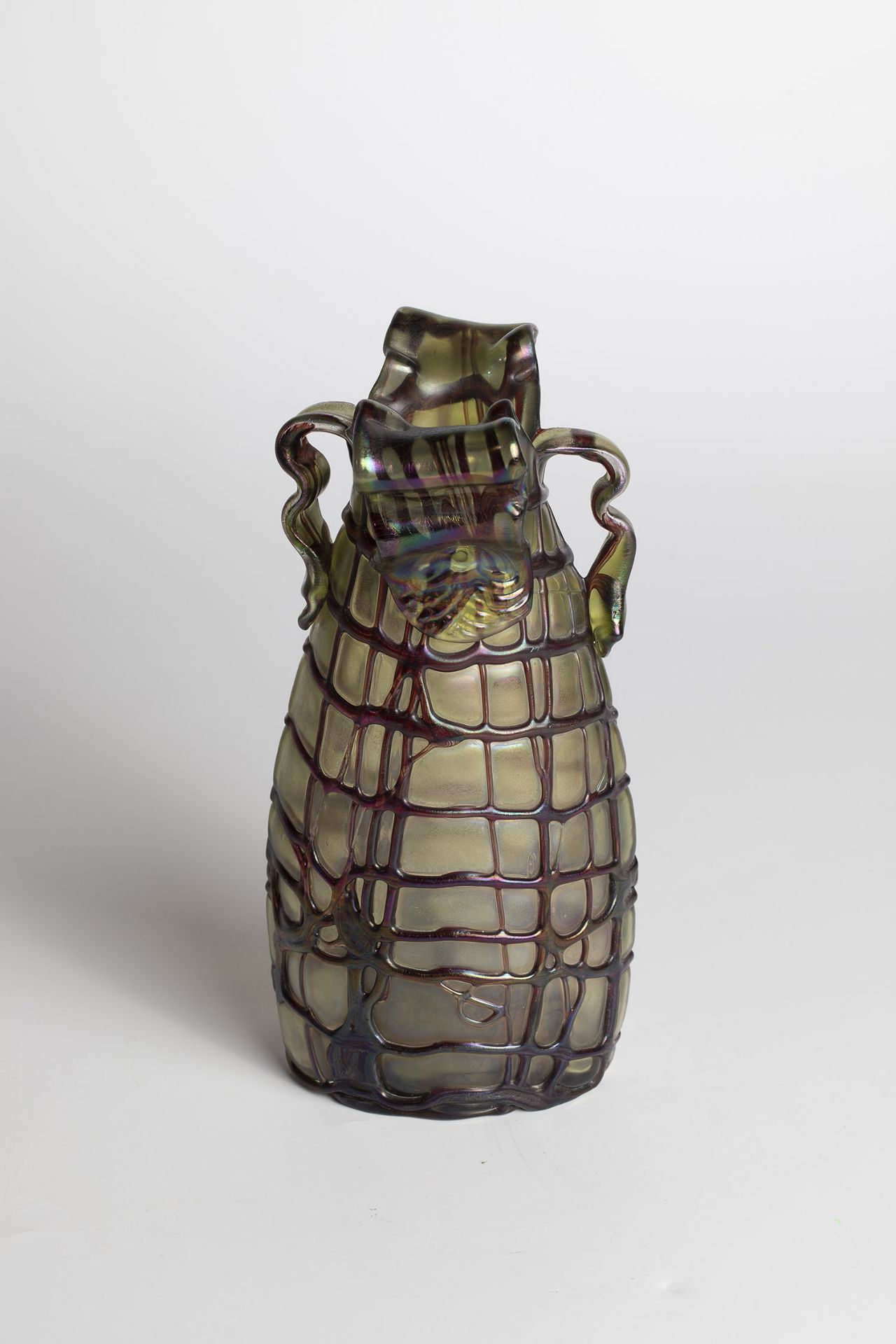 Vase Elisabethenhuette, Pallme-Koenig & Habel, ca. 1900 Green glass with irregularly melted thread - Image 3 of 3