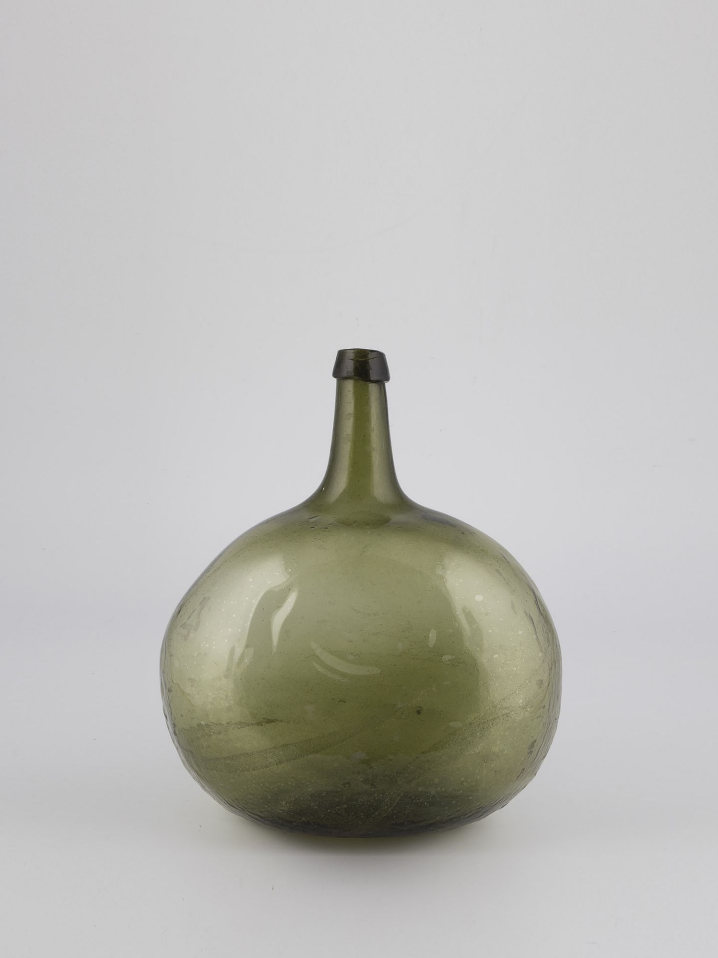 Storage bottle Germany/Austria, 19th century Green glass with raised bottom, tear-off and uneven