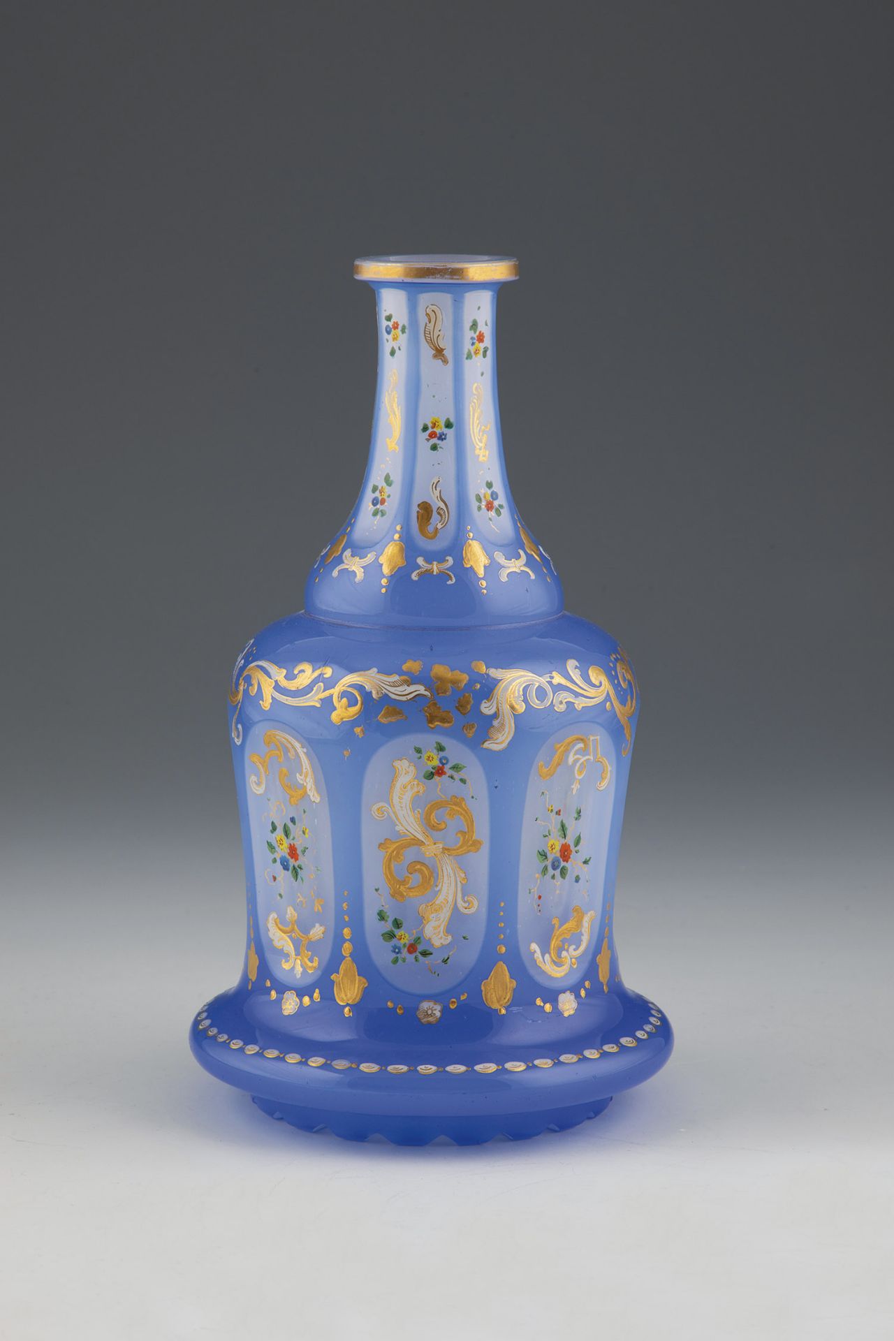 Carafe Annathal near Schuettenhofen, m. 19th century White alabaster glass with light blue