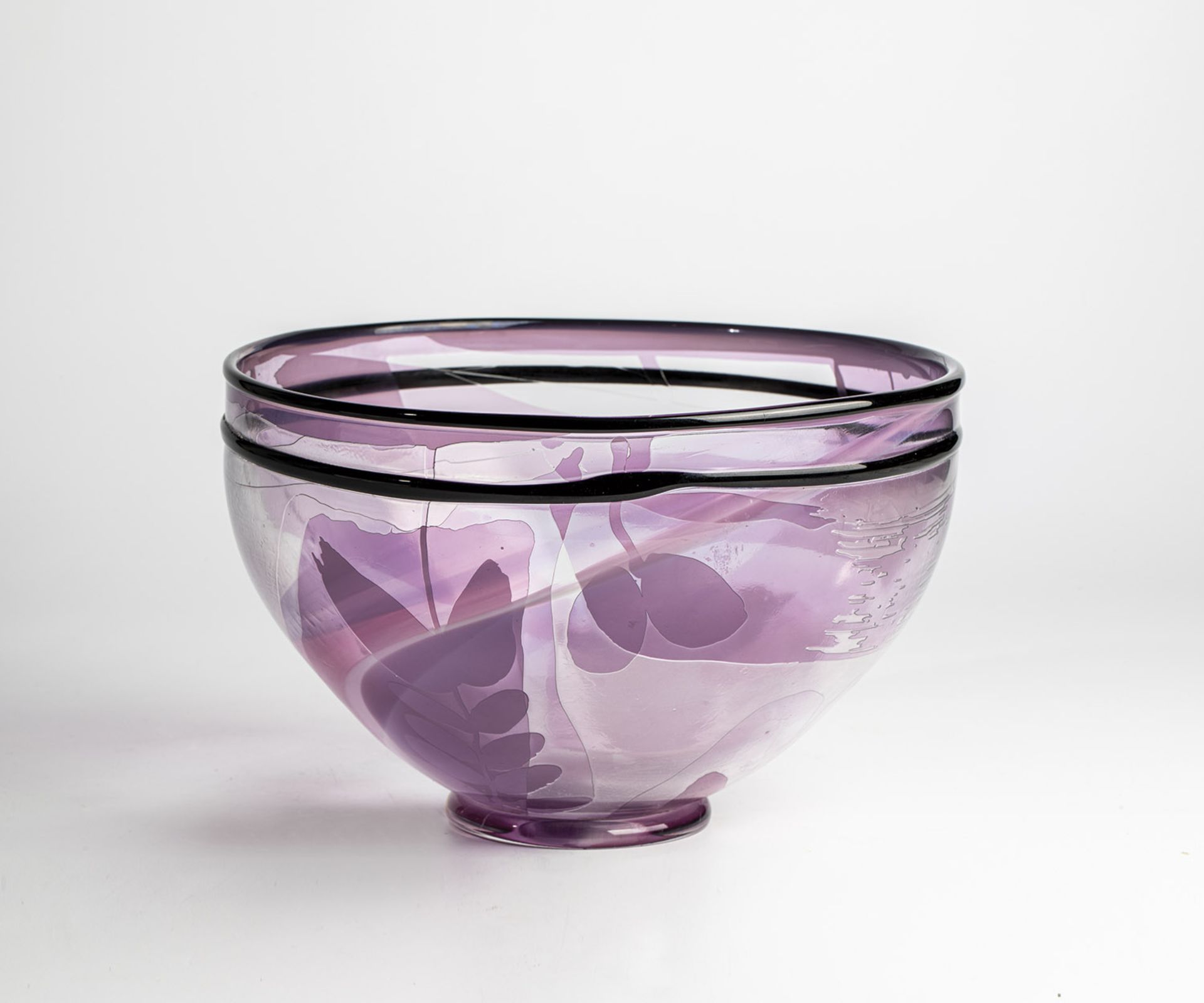 Bowl Ann Wolff (Ann Waerff) for Kosta, 1975 Colourless glass, violet and white opal underlay,