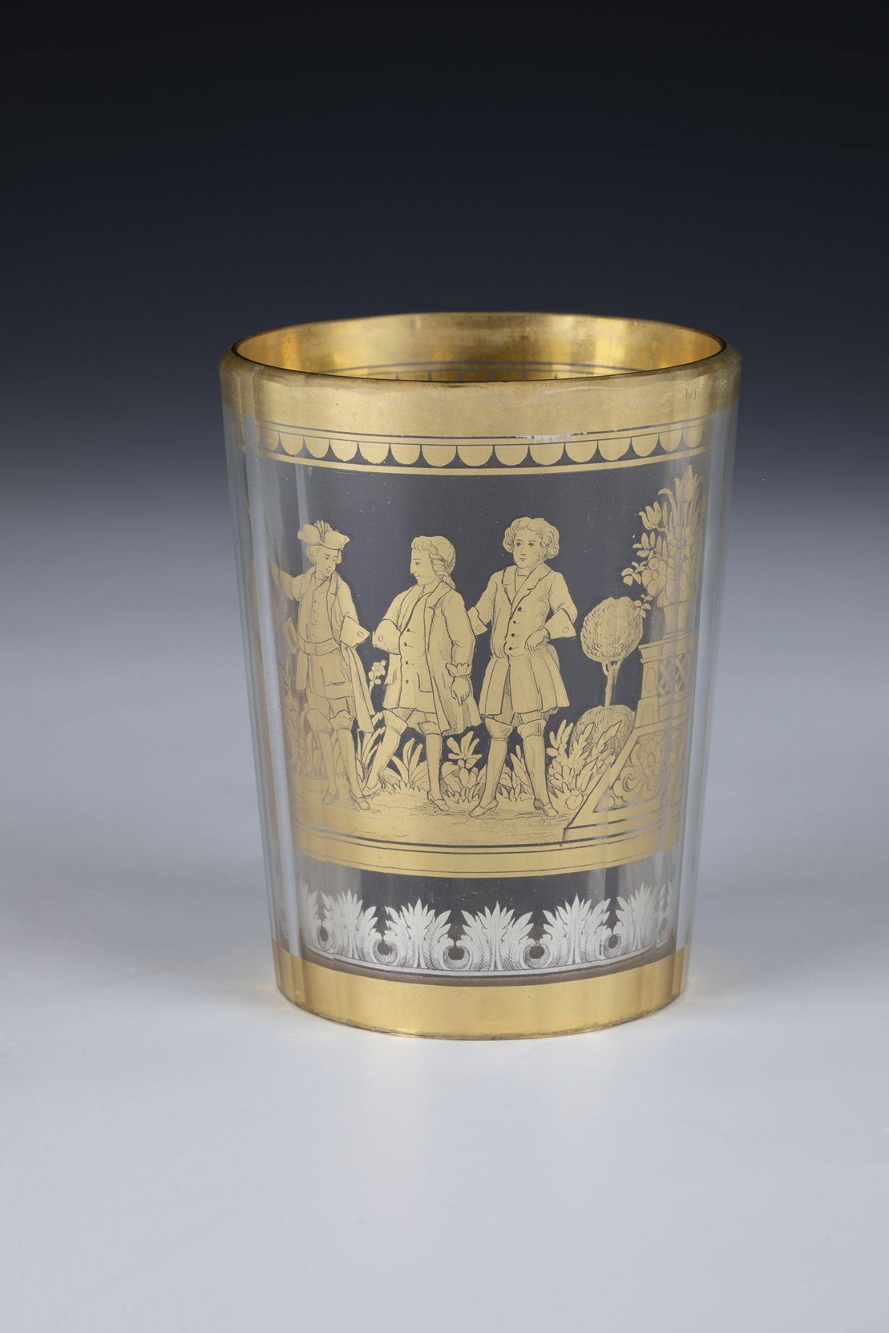Intermediate gold cup with courtly scenes J.M. Pohl, Haida (attributed), ca. 1900 Multifaceted outer - Image 4 of 5
