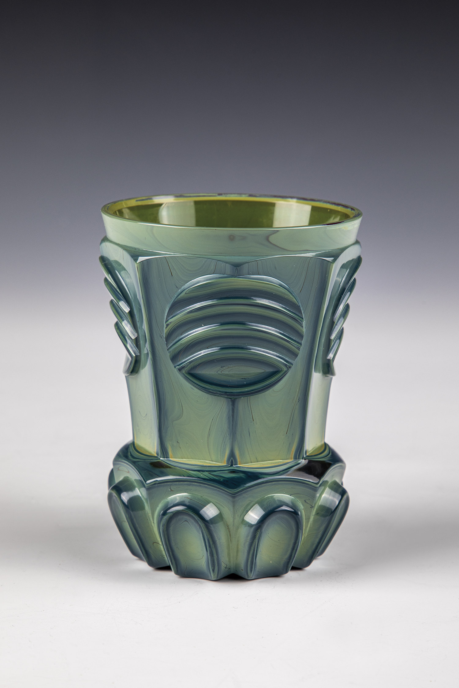 Stone Glass Beaker Friedrich Egermann, Blottendorf or Haida, 1830-1840 Glass stained in shades of