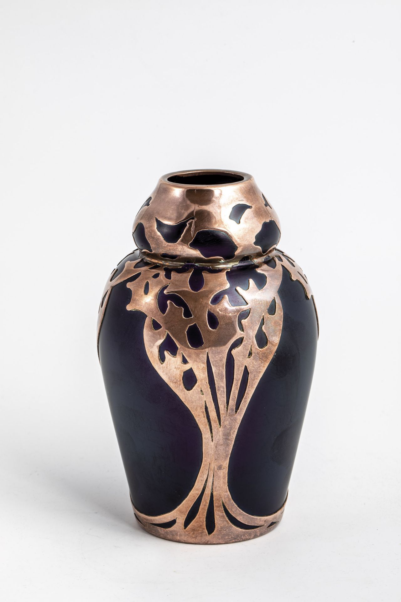 Kleine Vase mit galvanoplastischem Kupferdekor