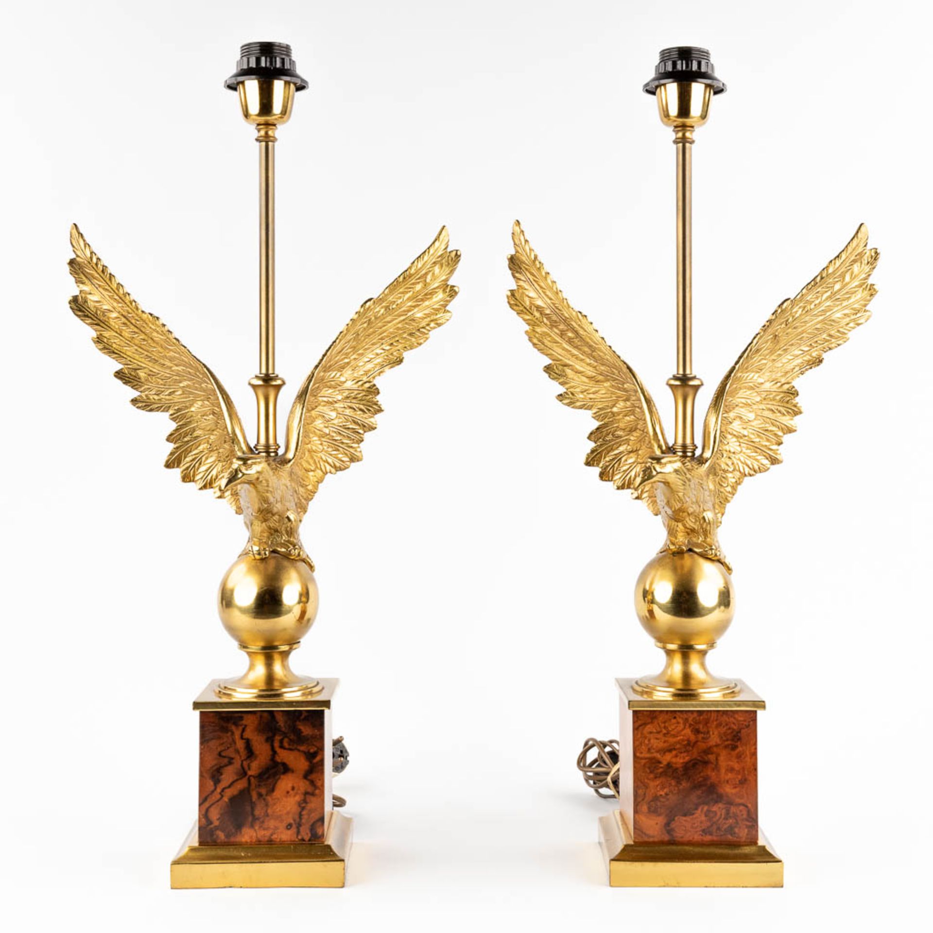 A pair of table lamps with an eagle figurine. Hollywood Regency style. 20th C. (L:15 x W:30 x H:61,5 - Image 3 of 9