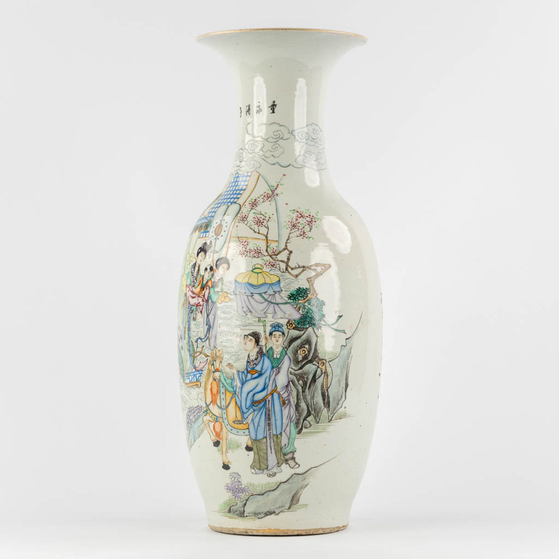 A Chinese vase decorated with ladies. 19th/20th C. (H:58 x D:24 cm) - Image 3 of 13