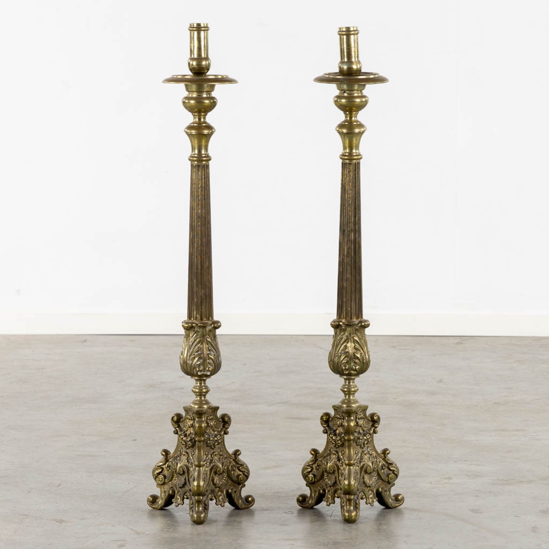 A pair of bronze church candlesticks/candle holders, Louis XV style. Circa 1900. (W:23 x H:105 cm) - Image 12 of 19