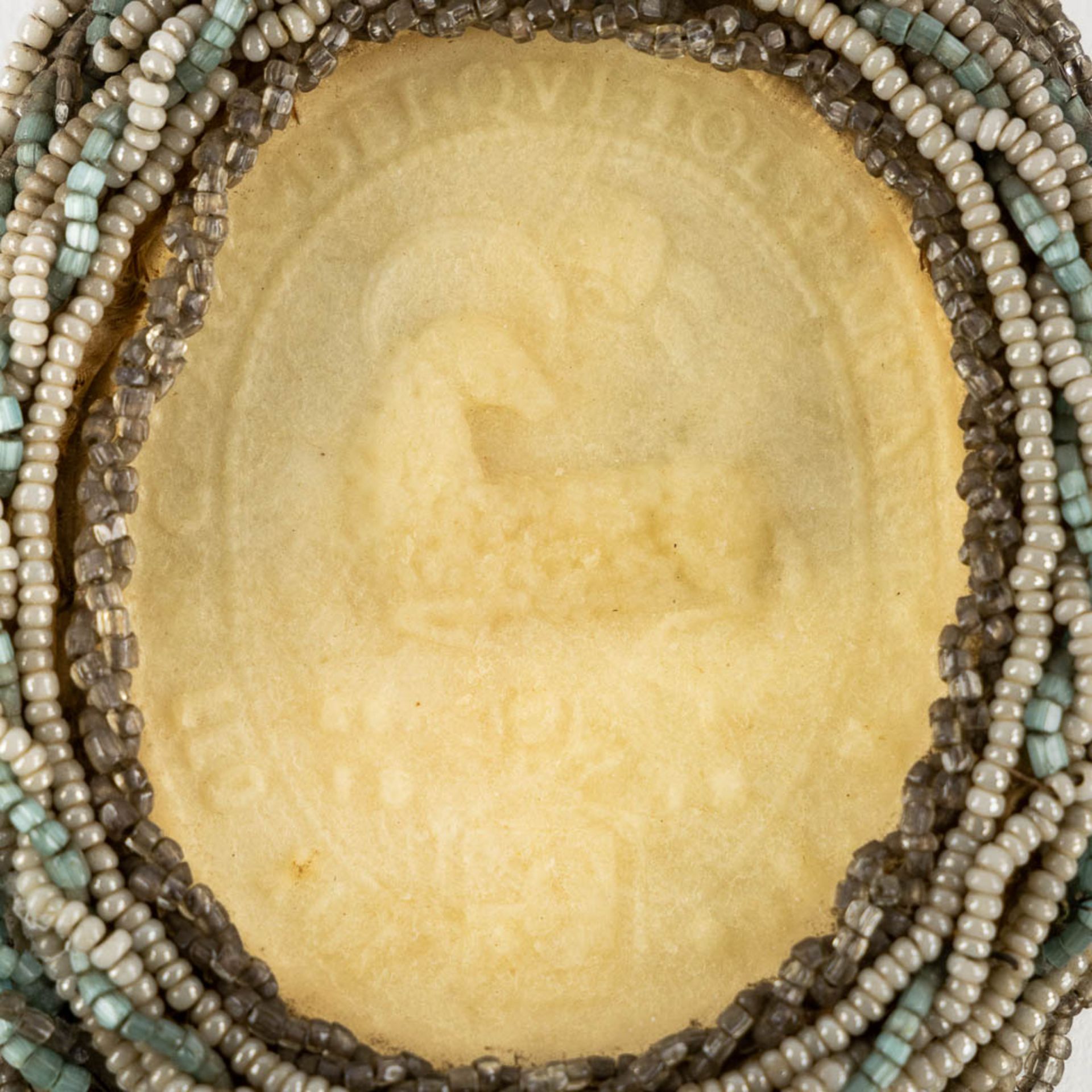 Four antique 'Agnus Dei' wax seals in frames. 19th C. and older. (W:18 x H:20 cm) - Bild 4 aus 15