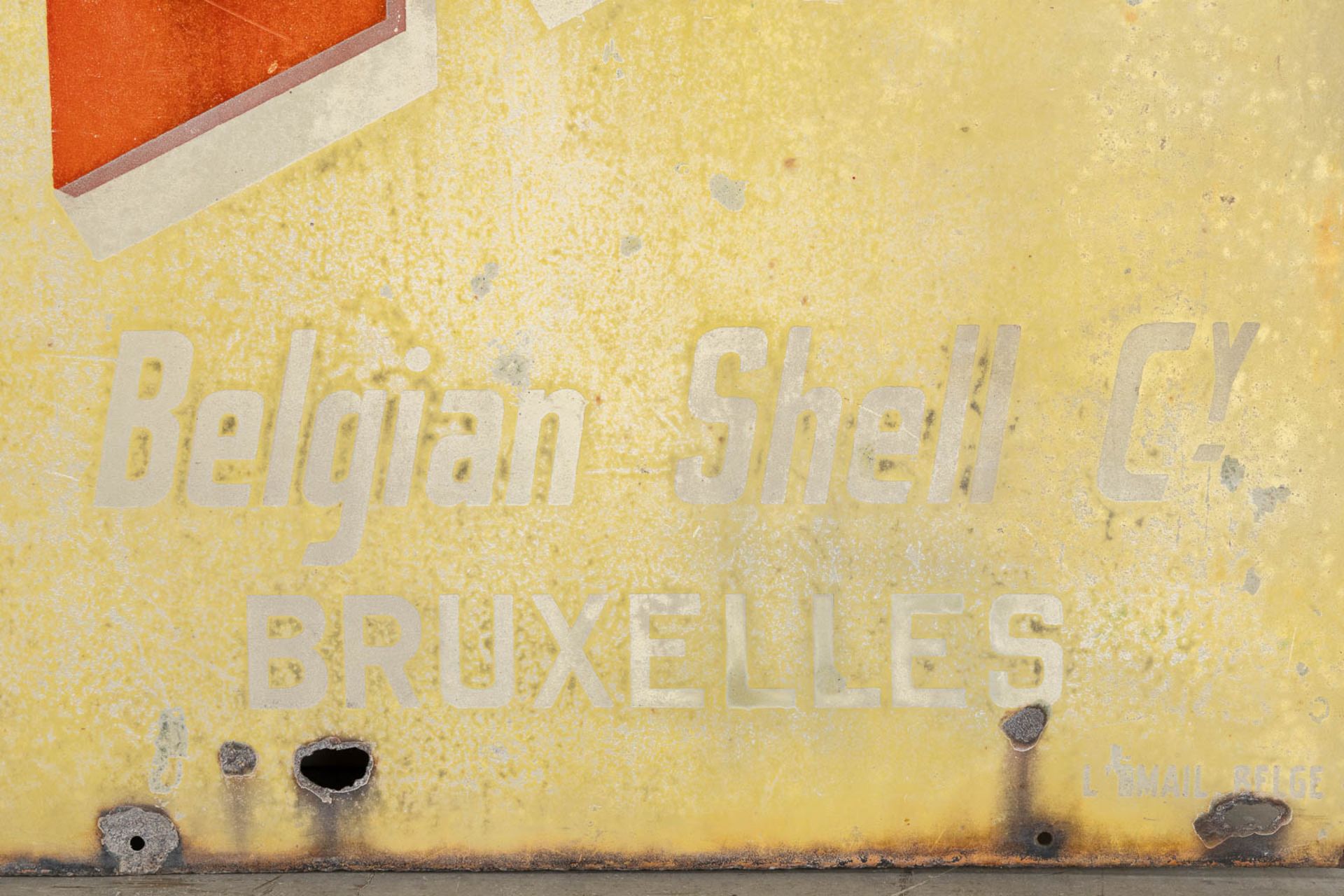 Shell Belgian Shell Company, Bruxelles, an enamel plate. (W:120 x H:80 cm) - Image 6 of 9