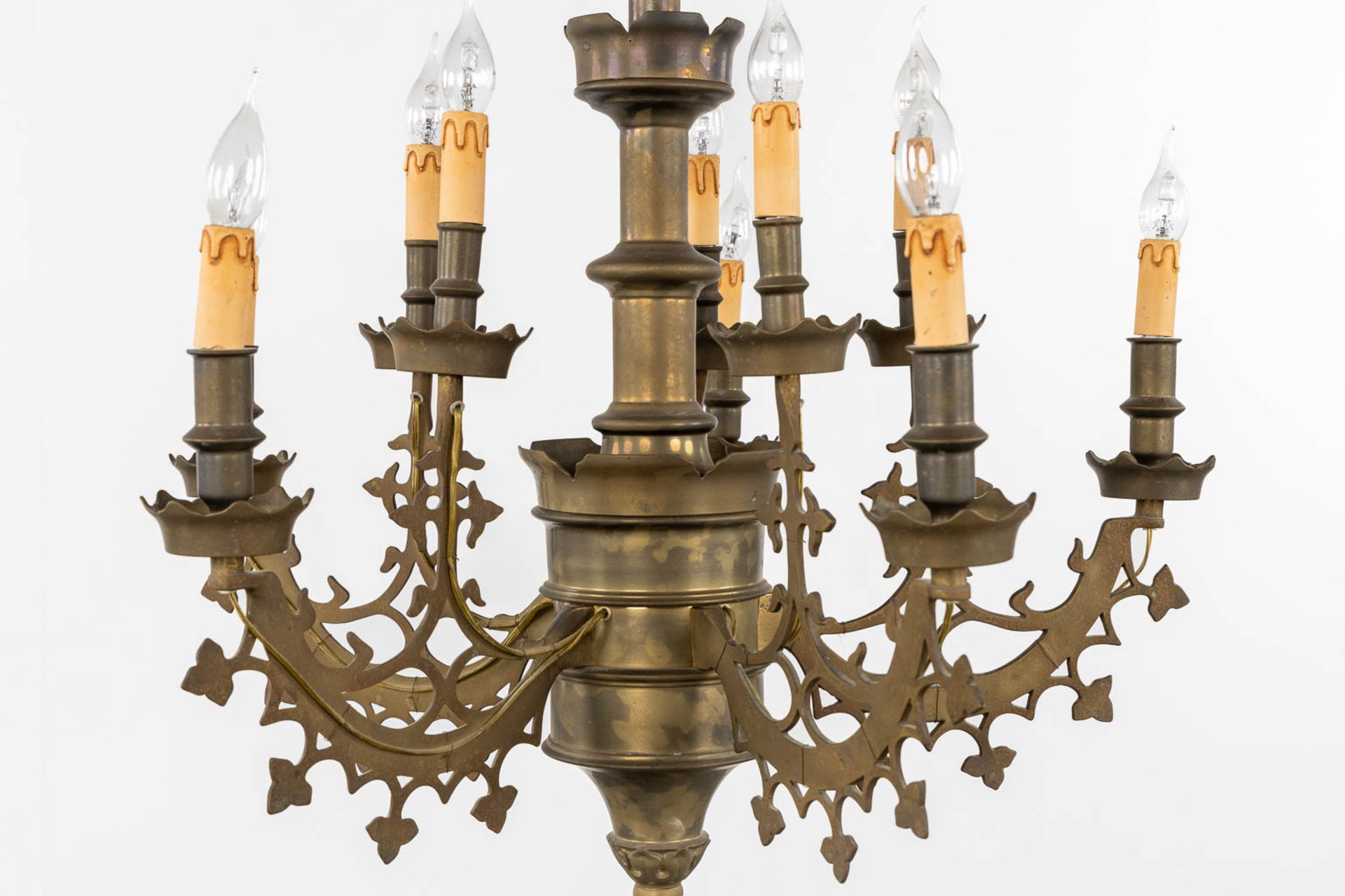 A large chandelier, bronze, Gothic Revival. (H:78 x D:71 cm) - Bild 5 aus 9