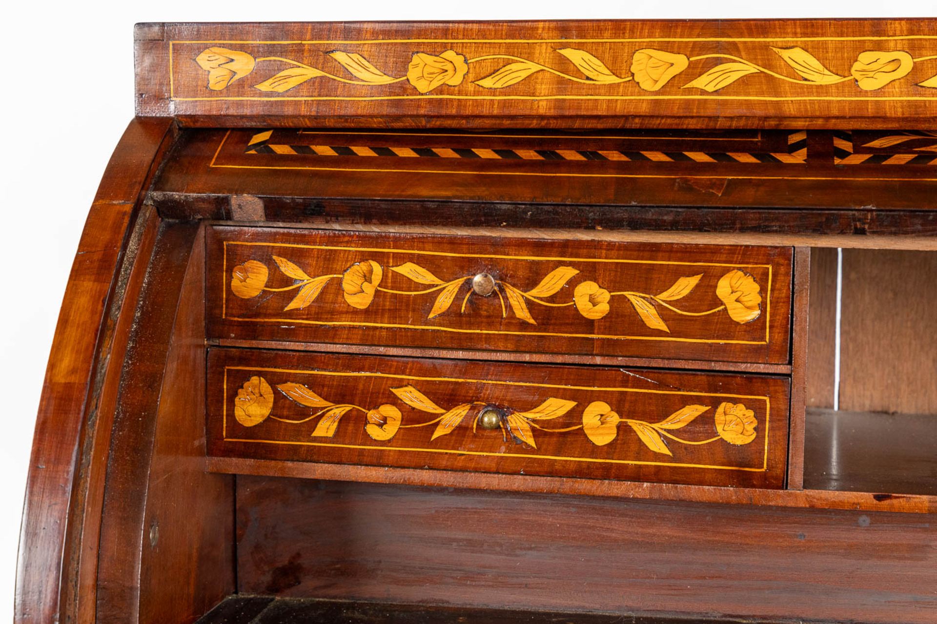 A fine marquetry inlay secretaire cabinet, The Netherlands, 18th C. (L:51 x W:112 x H:108 cm) - Image 17 of 20