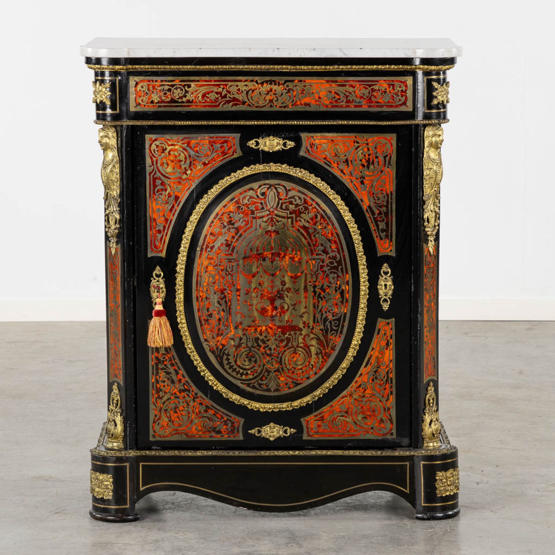 A Boulle inlay one-door cabinet, Napoleon 3. 19th C. (L:38 x W:82 x H:103 cm) - Image 4 of 17