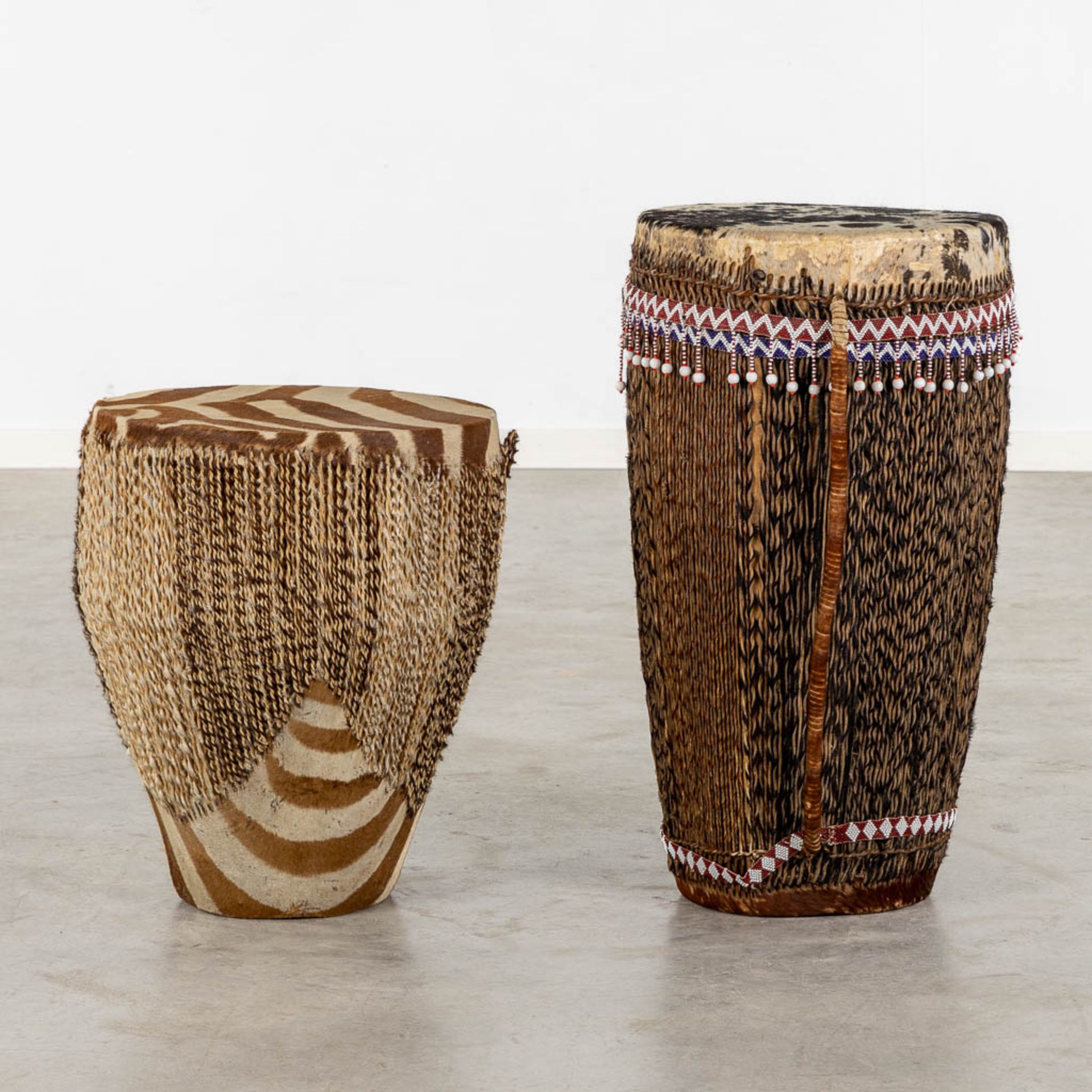 Five large 'Tambour', Zebra skin drums. Africa 20th C. (H:70 x D:42 cm) - Bild 6 aus 22