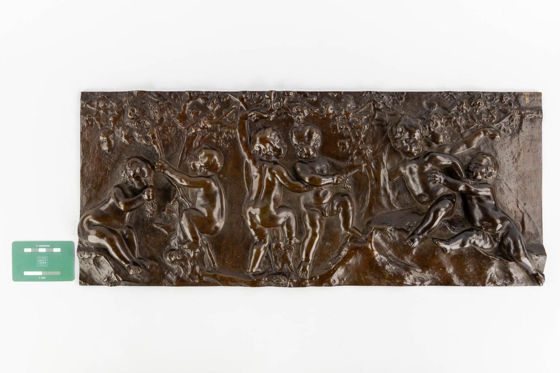 A Bacchanale scène with putti, patinated bronze plaque the manner of François Duquesnoy. 19th C. (W: - Bild 2 aus 8