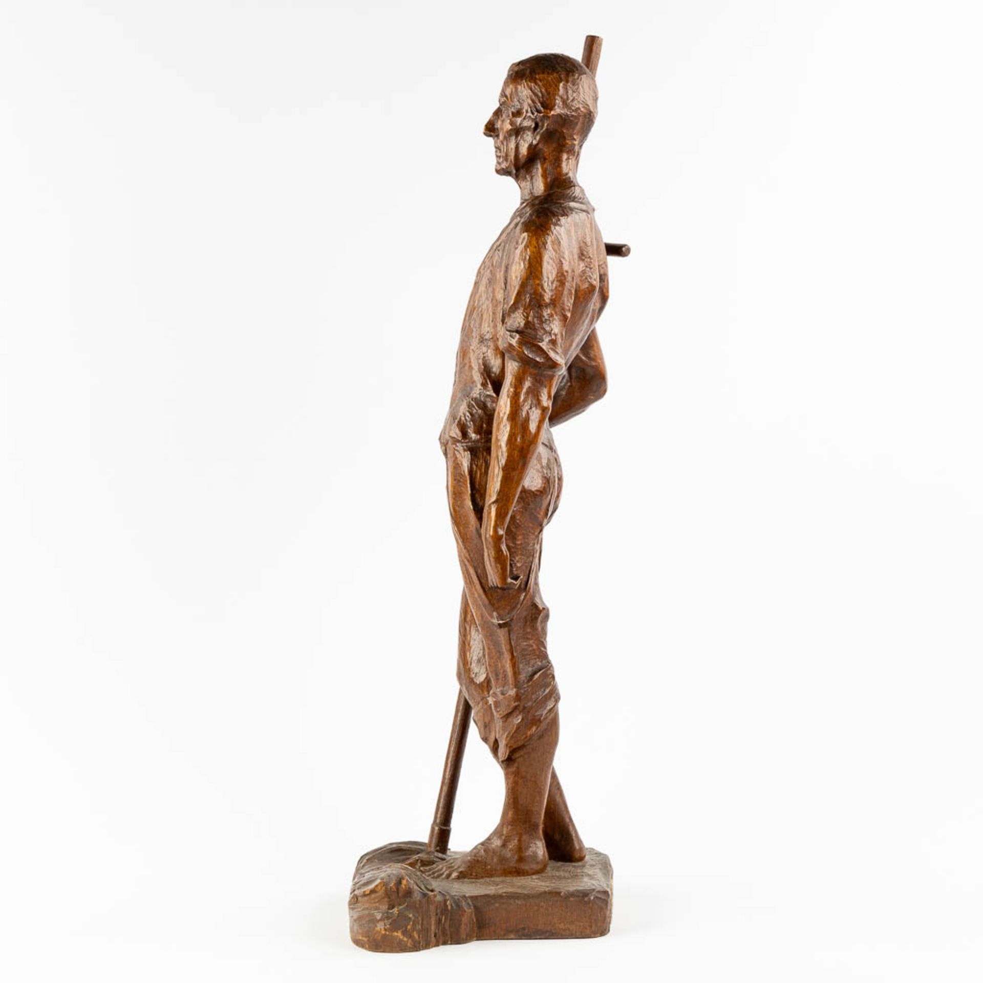 Beaudouin TUERLINCKX (1873-1945) 'Harvester with a scythe' sculptured wood. (L:27 x W:31 x H:90 cm) - Image 2 of 9