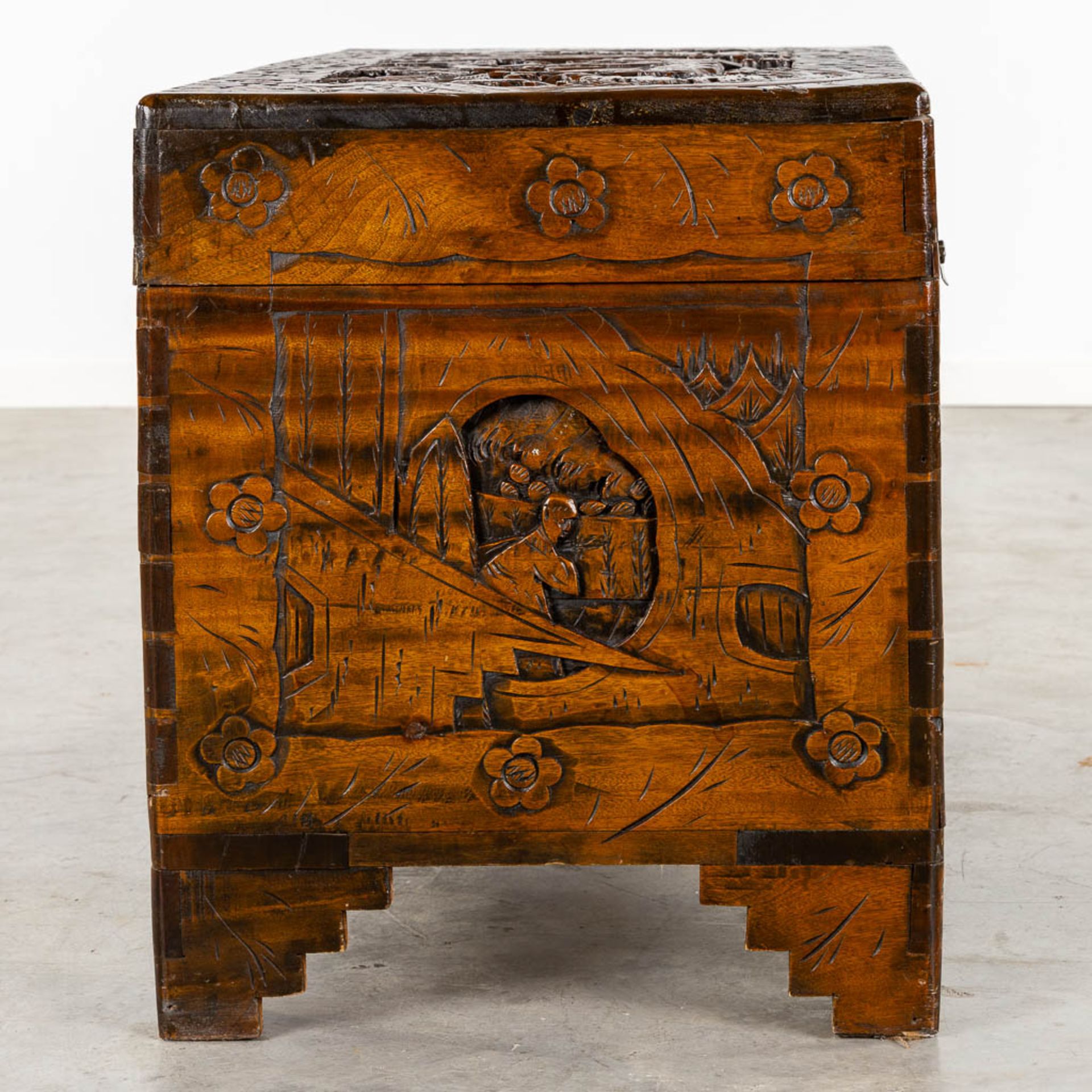 Two Oriental chests, tropical hardwood. Probably Myanmar. (L:50 x W:102 x H:60 cm) - Image 4 of 21