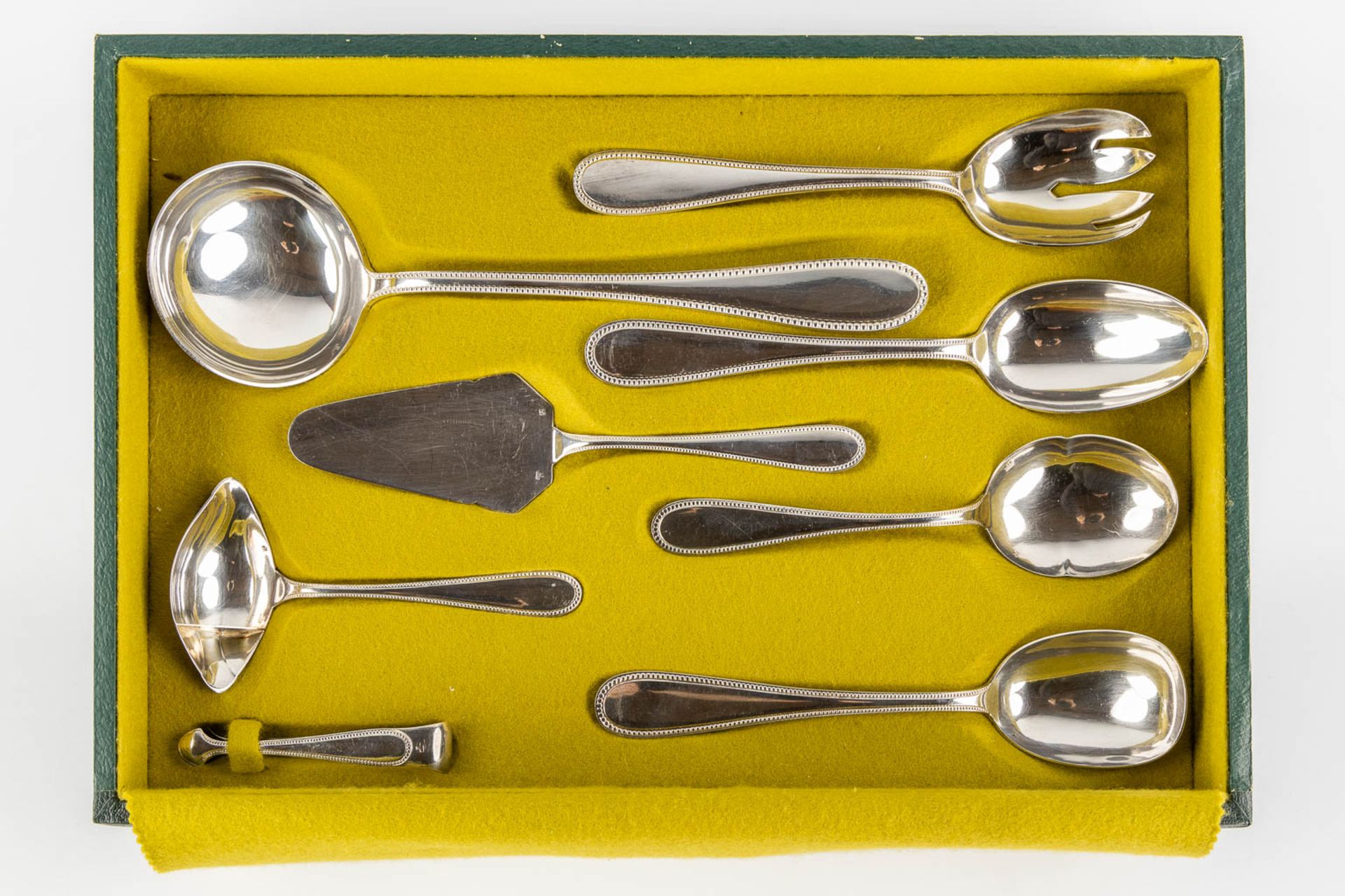 Francois Frionnet, a 12-person, 144-piece silver-plated cutlery. (L:32 x W:46 x H:28 cm) - Bild 17 aus 17