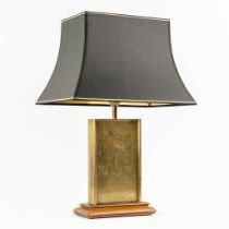 A Hollywood Regency style table lamp in the style of Maison Jansen. (L:30 x W:40 x H:59 cm)