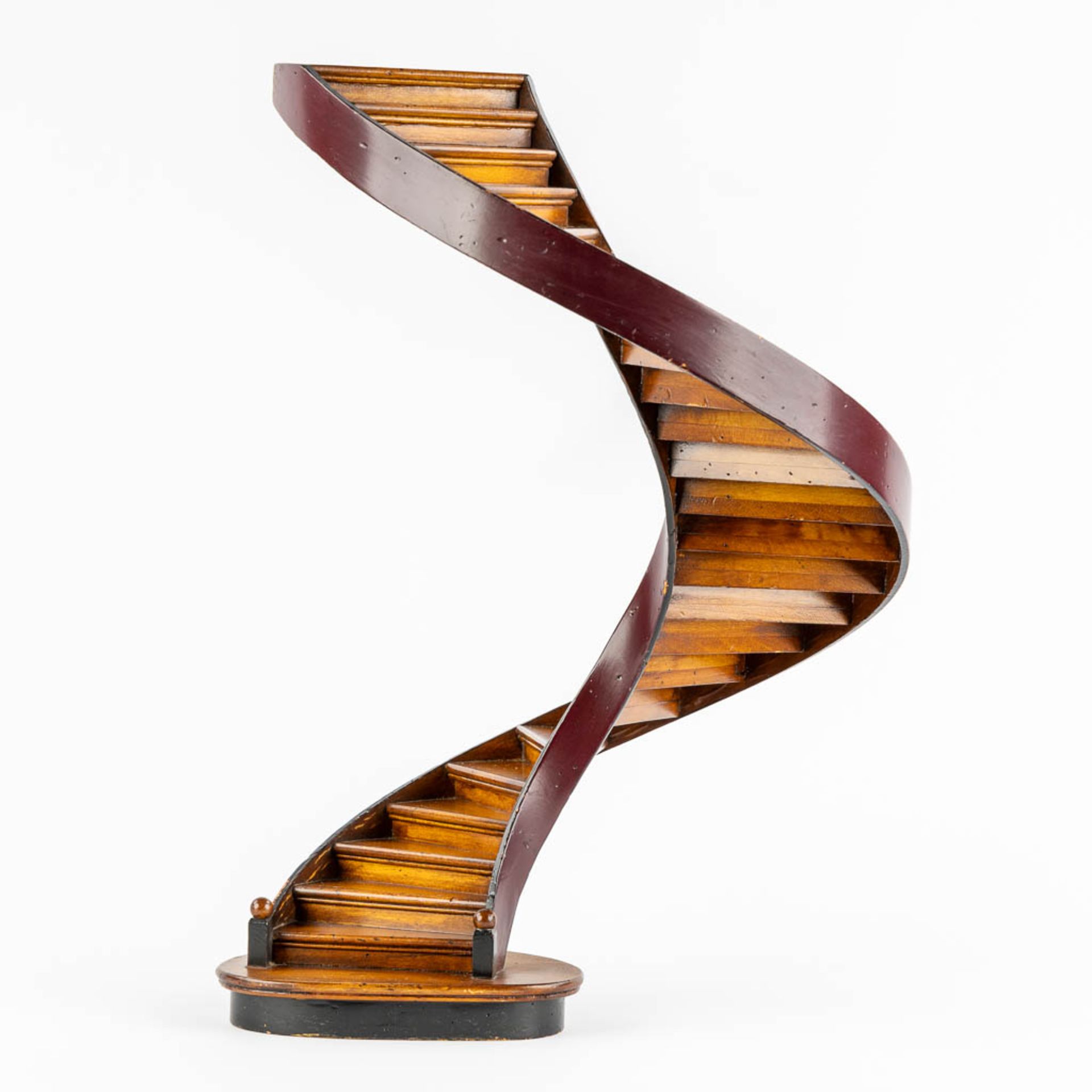 An architectural model of a revolving staircase, wood. 20th C. (H:47,5 x D:29 cm) - Image 3 of 11