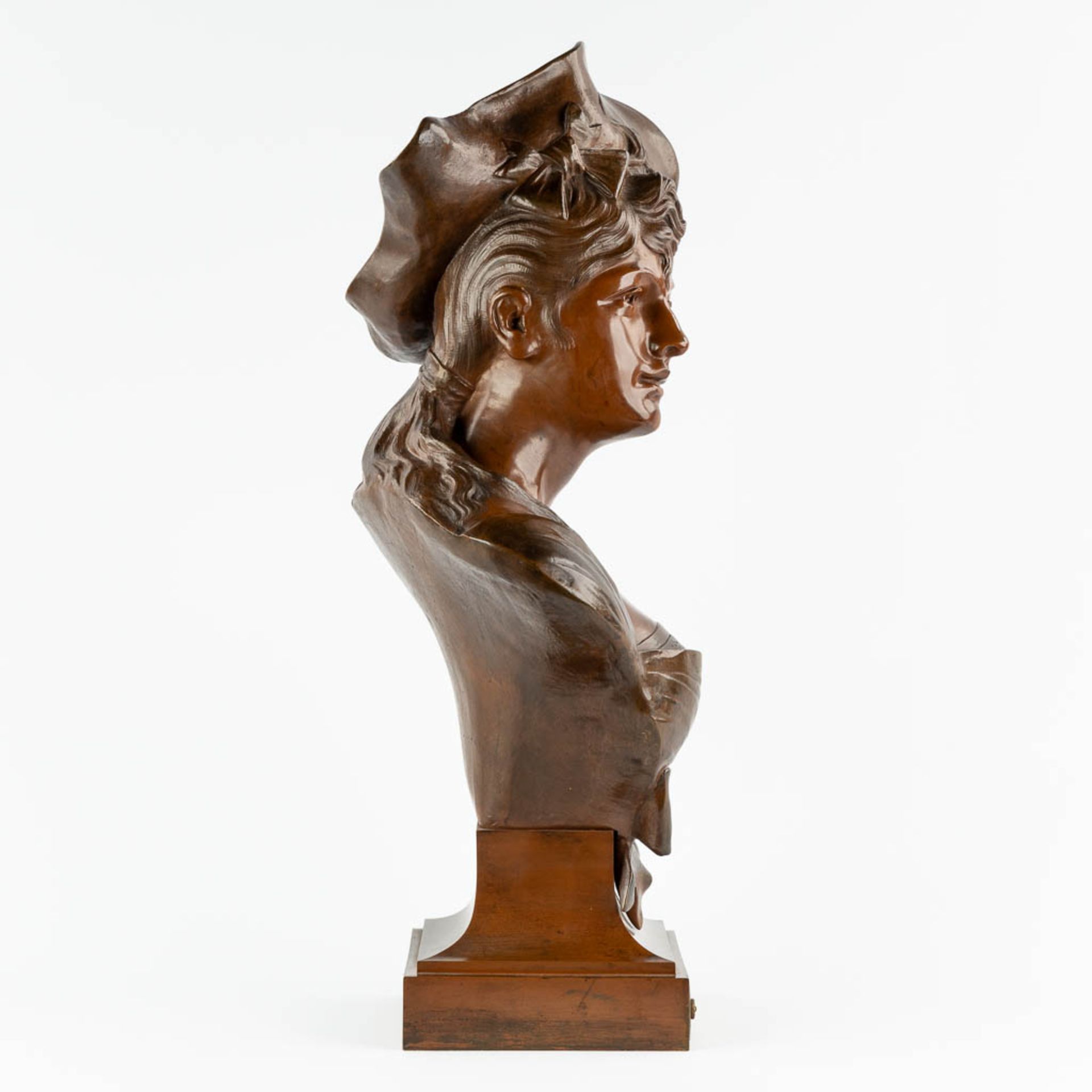 'La Brunetta' a large bronze bust of a lady with a hat, brown patinated bronze. 1880-1900. (L:26 x W - Image 7 of 10