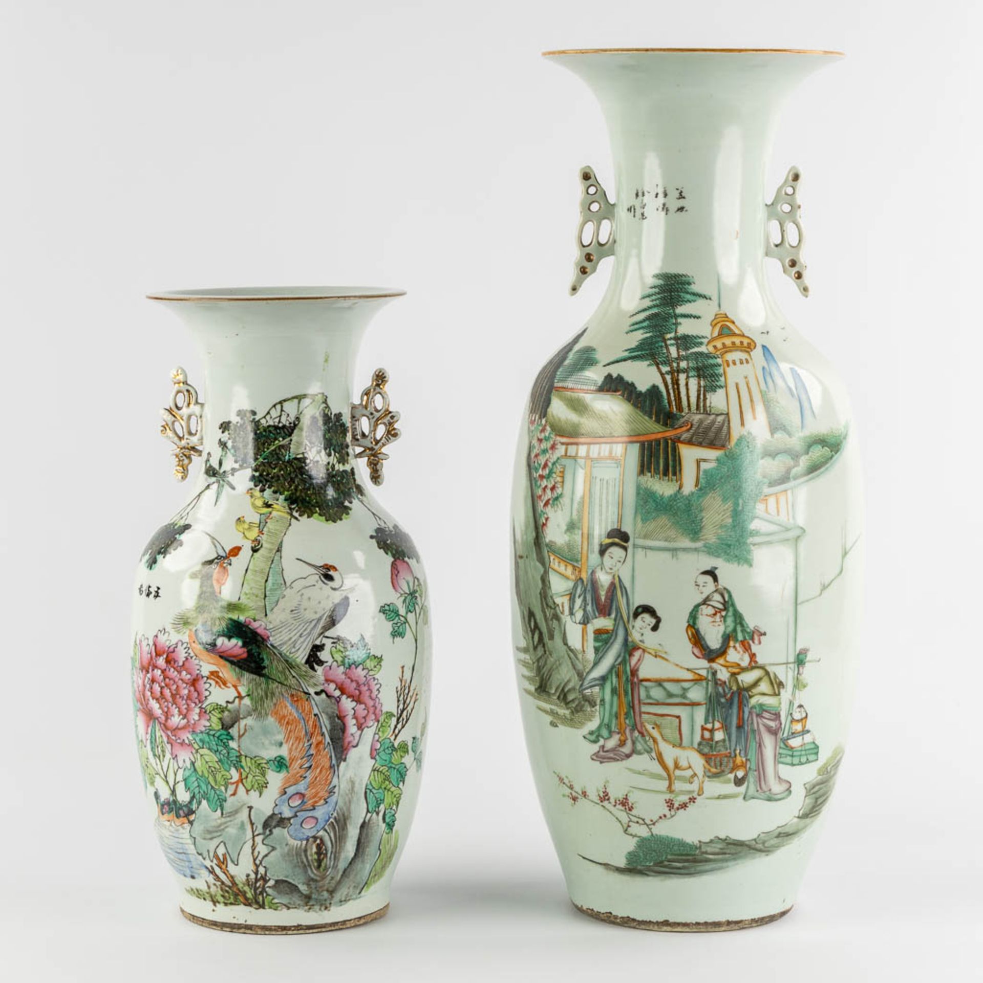 Two Chinese Famille Rose vases decorated with figurines. 19th/20th C. (H:58 x D:23 cm) - Image 3 of 15