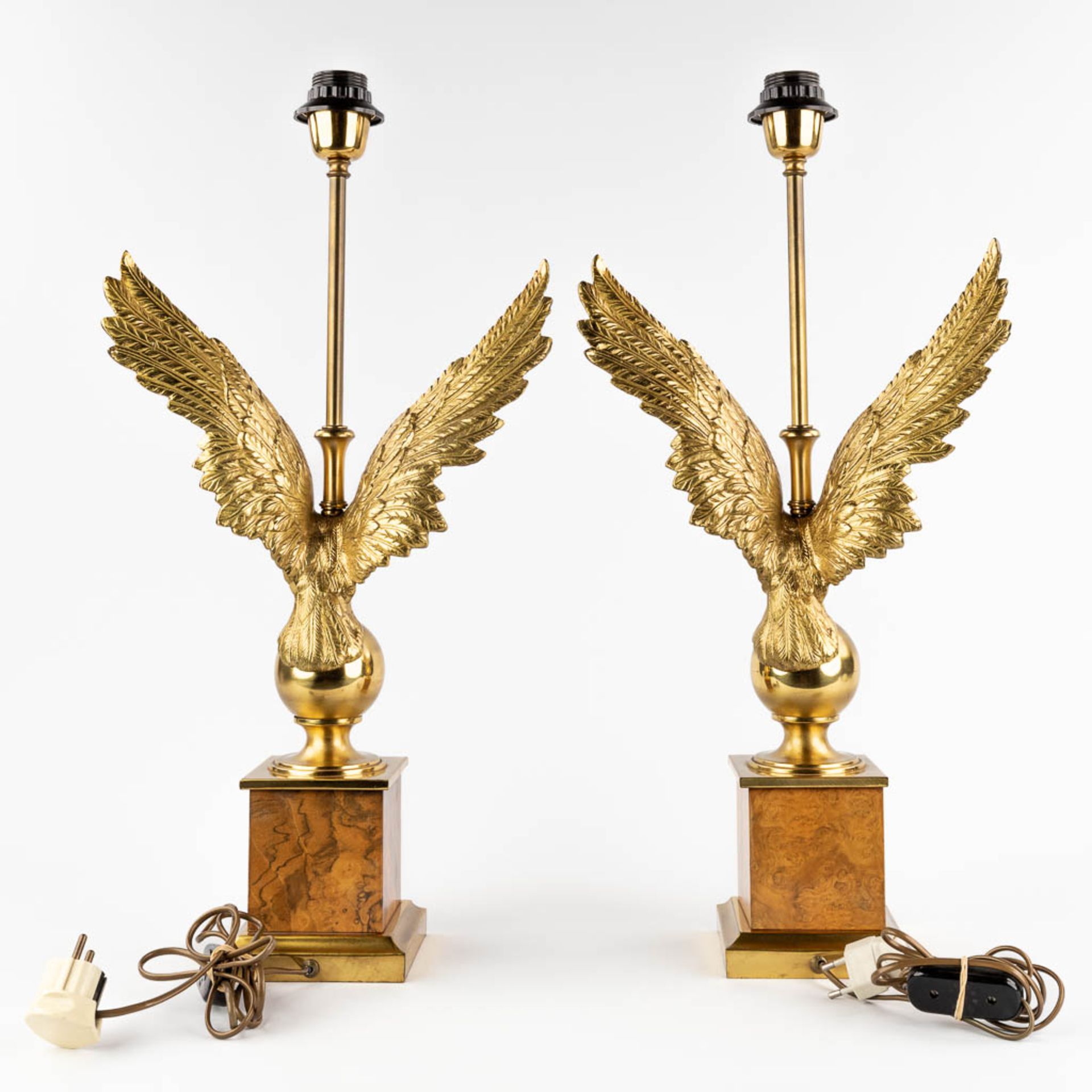A pair of table lamps with an eagle figurine. Hollywood Regency style. 20th C. (L:15 x W:30 x H:61,5 - Image 5 of 9