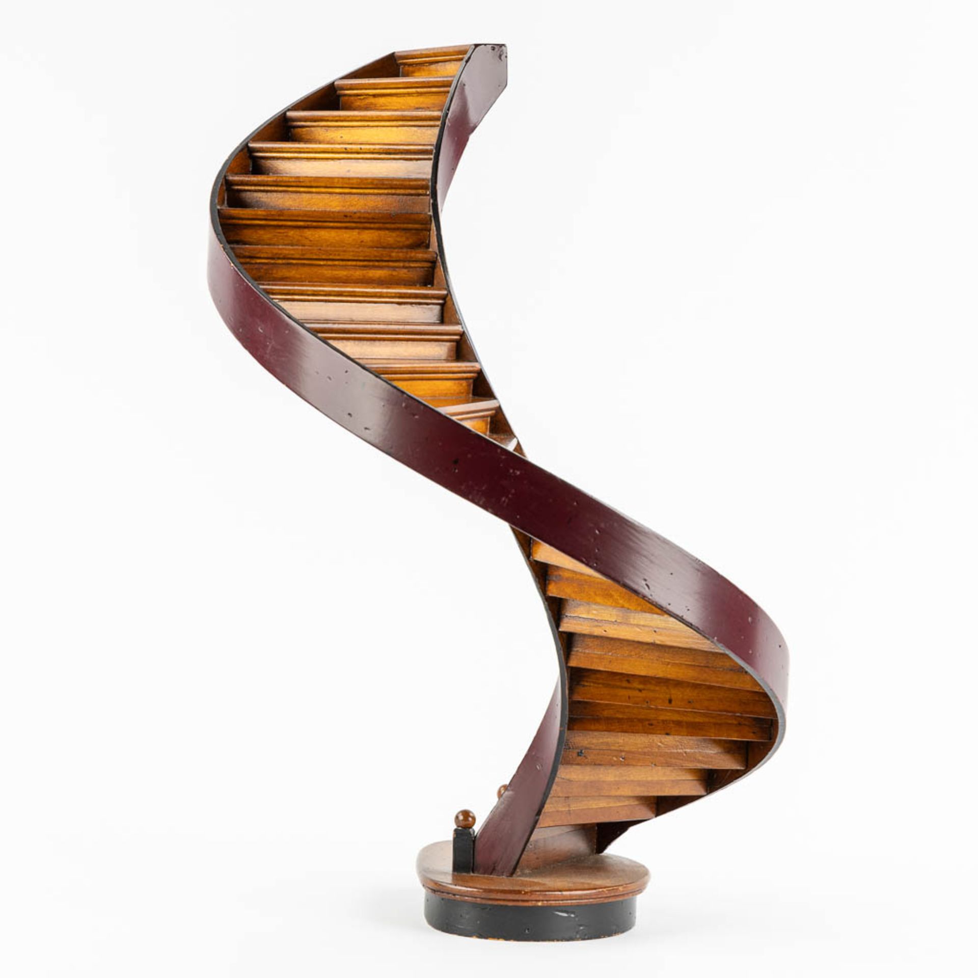 An architectural model of a revolving staircase, wood. 20th C. (H:47,5 x D:29 cm) - Image 4 of 11