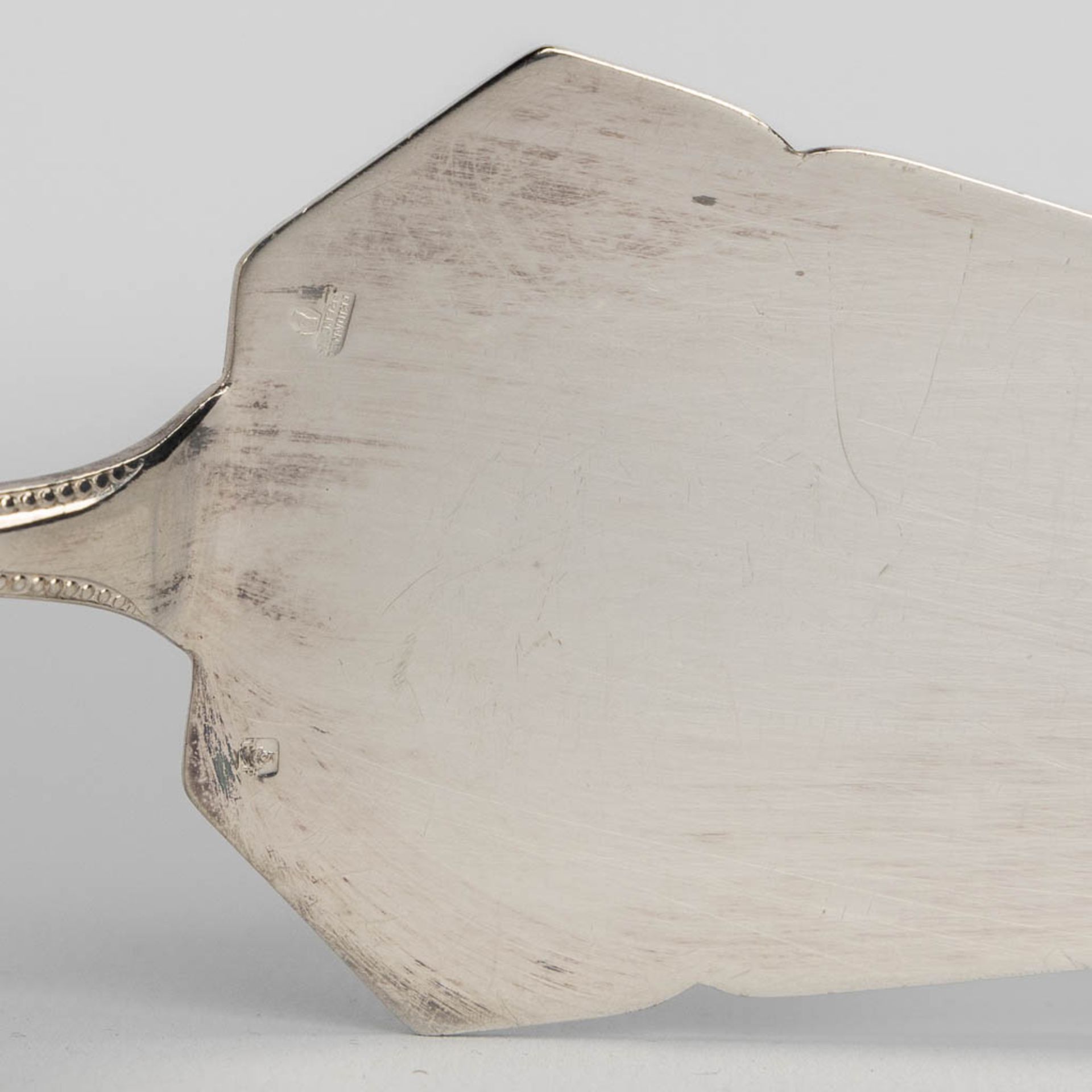 Francois Frionnet, a 12-person, 144-piece silver-plated cutlery. (L:32 x W:46 x H:28 cm) - Bild 5 aus 17