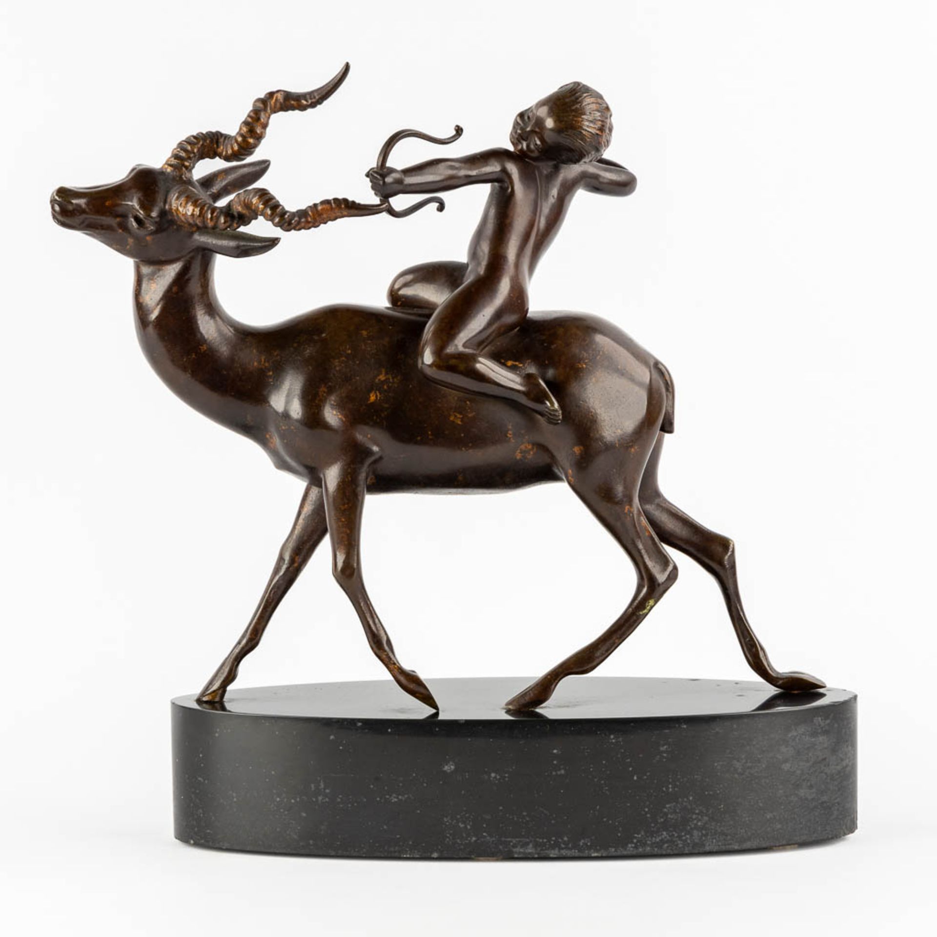 Cupid riding an Antelope, patinated bronze on a black marble base. (L:16 x W:40 x H:40 cm) - Bild 3 aus 11