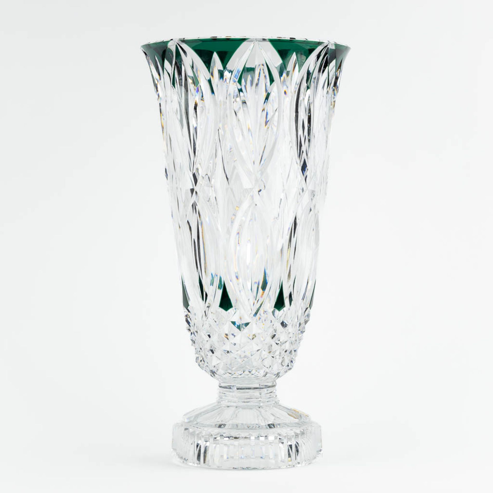 Val Saint Lambert, an exceptionally large vase, cut and coloured crystal. (H:56 x D:28,5 cm) - Bild 3 aus 11