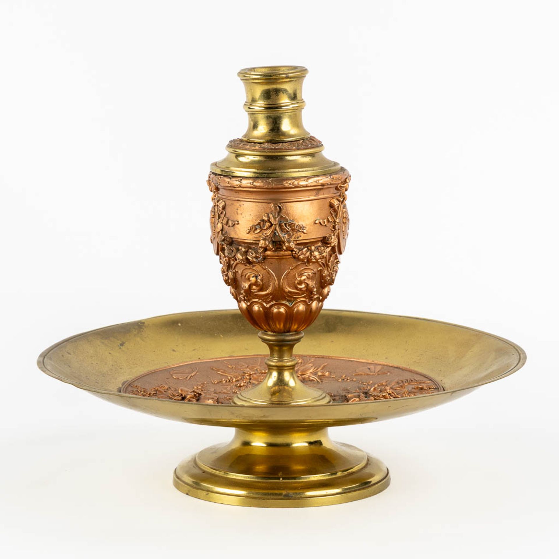 A table centrepiece, brass and copper patinated spelter, decorated with fauna and flora. 19th C. (H: - Bild 3 aus 12