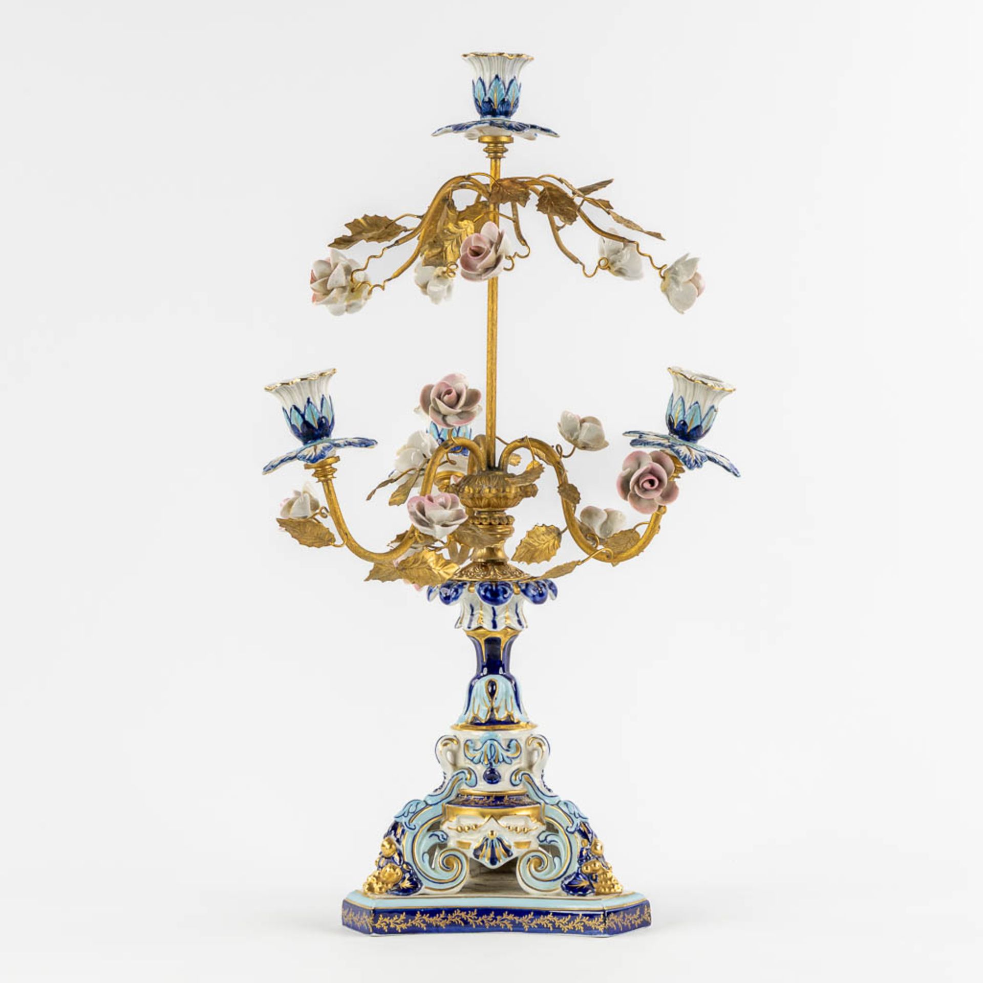 A candelabra, gilt brass and polychrome porcelain with flowers. Sèvres marks. (H:51 x D:24 cm) - Image 4 of 10