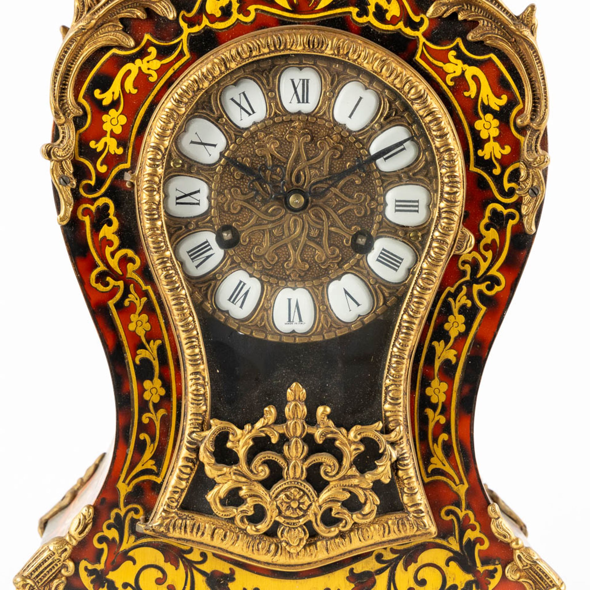 A mantle cartel clock, mounted with bronze in Napoleon 3 style, circa 1970. (L:12 x W:23 x H:47 cm) - Bild 8 aus 10