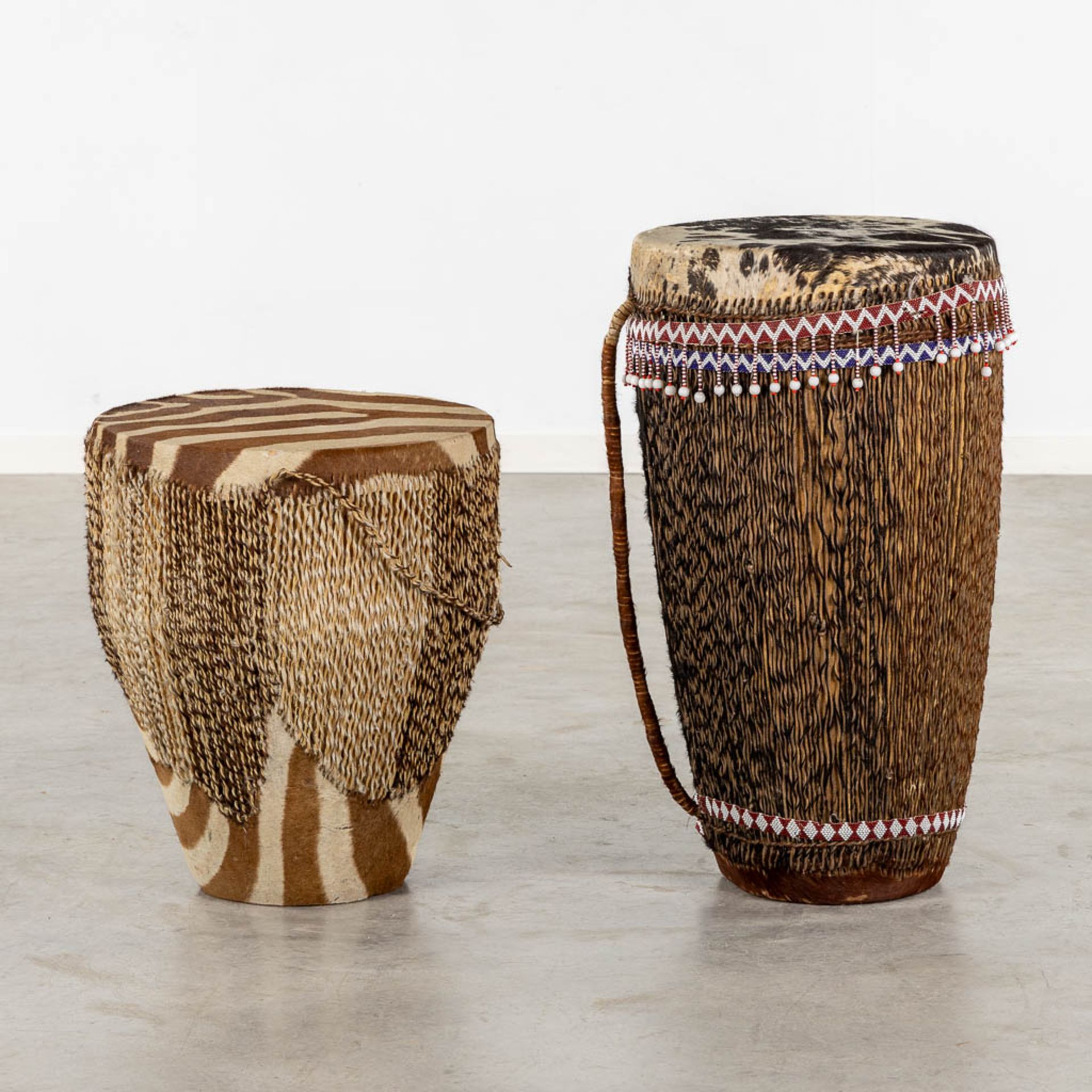 Five large 'Tambour', Zebra skin drums. Africa 20th C. (H:70 x D:42 cm) - Bild 5 aus 22