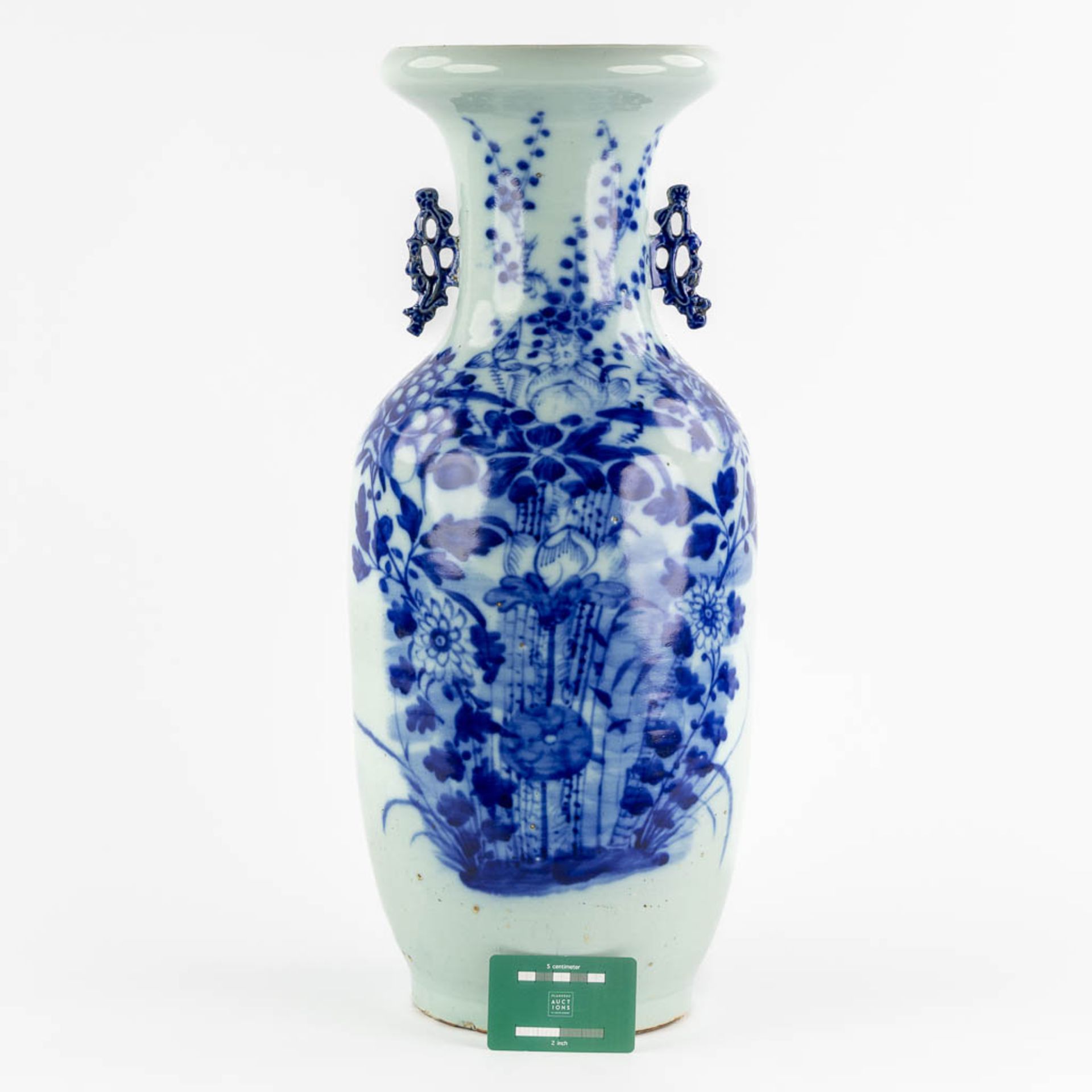 A Chinese Celadon vase with a blue-white fauna and flora decor. 19th/20th C. (H:58 x D:24 cm) - Bild 2 aus 10