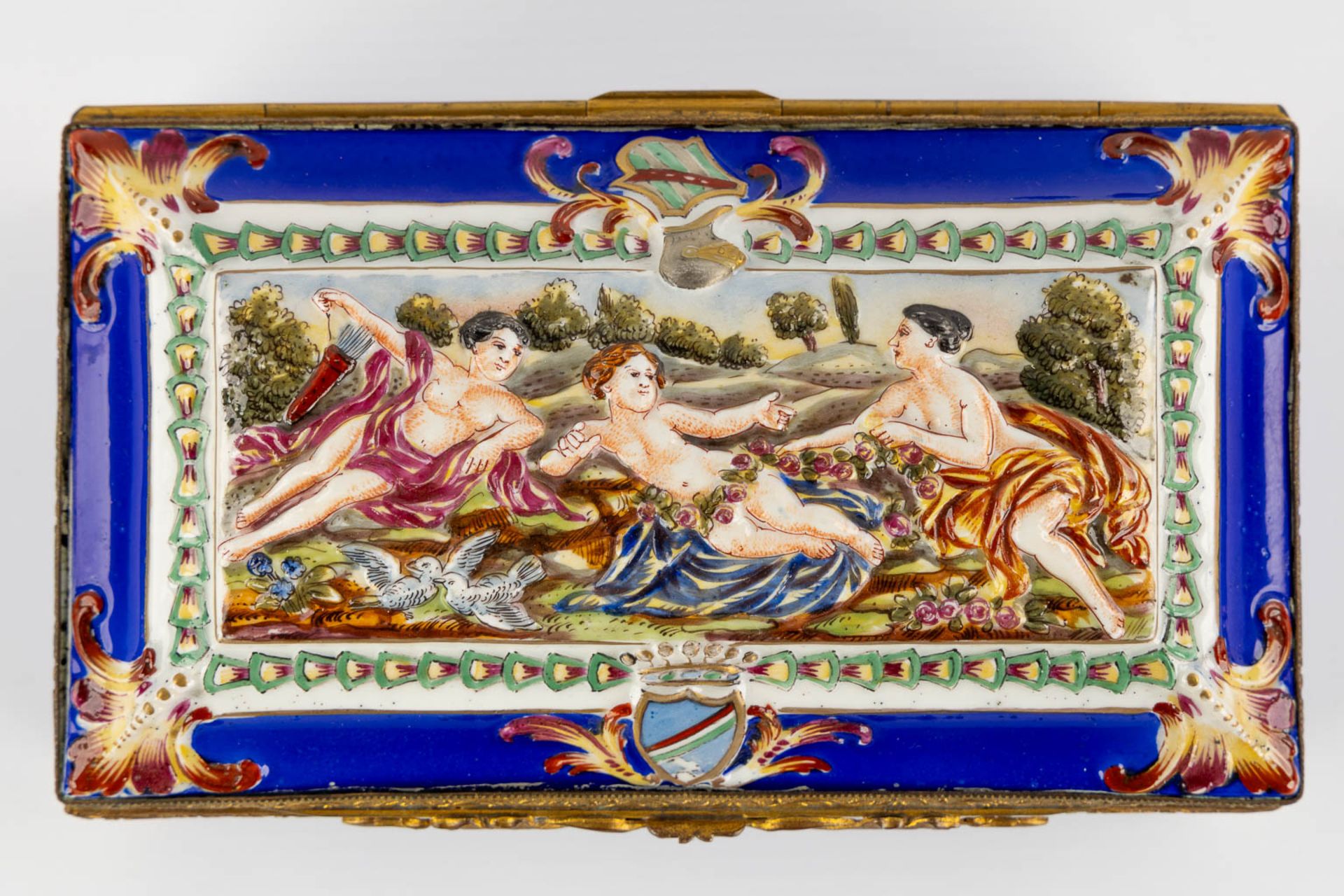 Capodimonte, a finely made porcelain jewellery box. 19th C. (L:10 x W:19 x H:7 cm) - Image 8 of 12