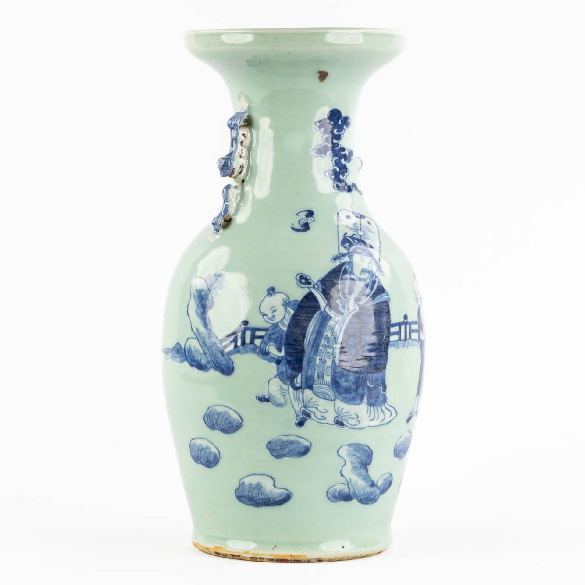 A Chinese vase decorated with a 'Wise man and a child'. 19th C. (H:43 x D:22 cm) - Image 3 of 10