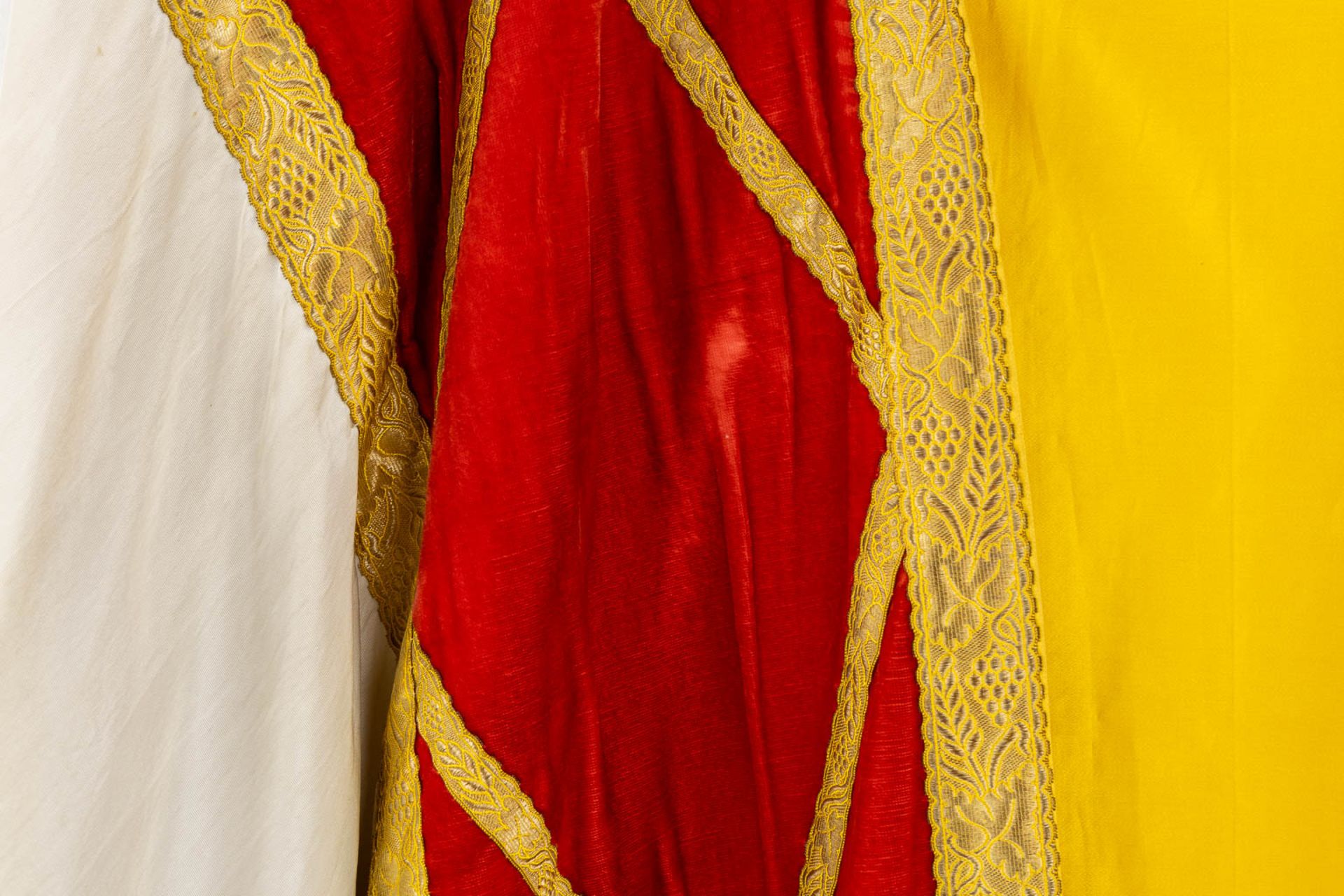 A Cope, Chasuble and two Roman Chasubles, Stola and Veil, Embroideries and Thick Gold Thread brocade - Image 9 of 29