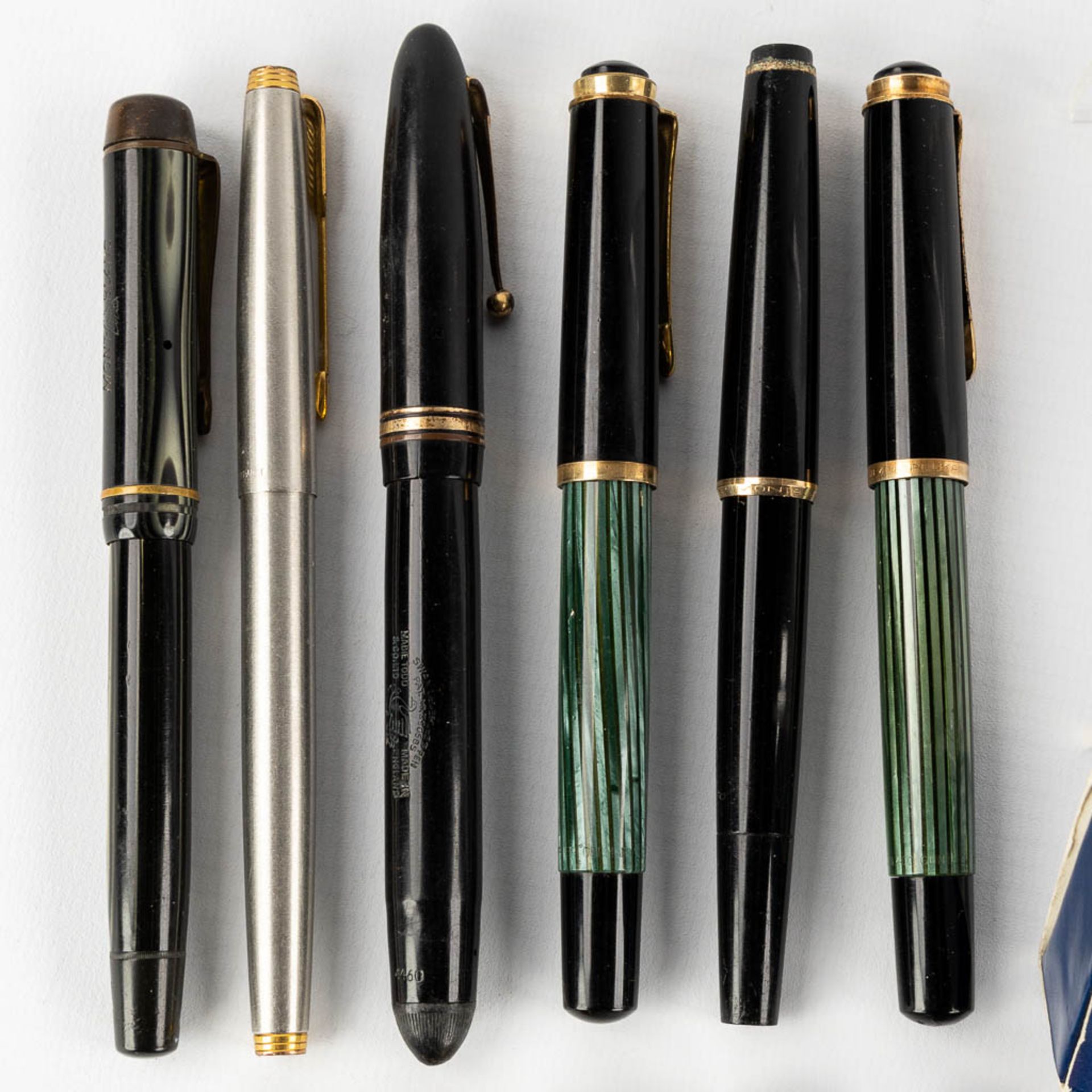 Waterman, Montblanc, Parker, Pelikan, a large collection of fountain pens, some with 14kt and 18kt g - Bild 5 aus 11