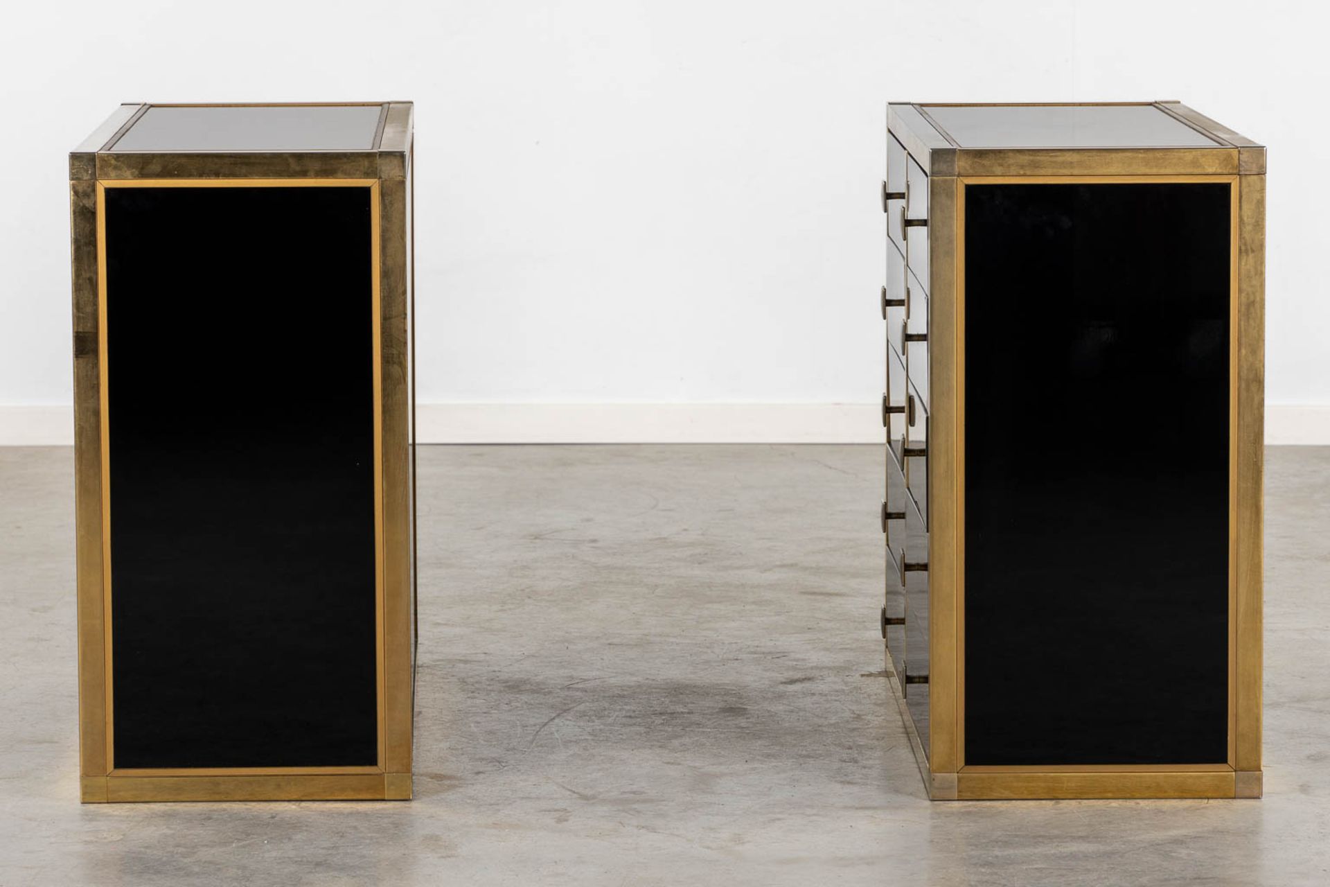 A pair of cabinets, lacquered wood and gilt metal, probably made by Belgo Chrome. (L:37 x W:86,5 x H - Image 5 of 11