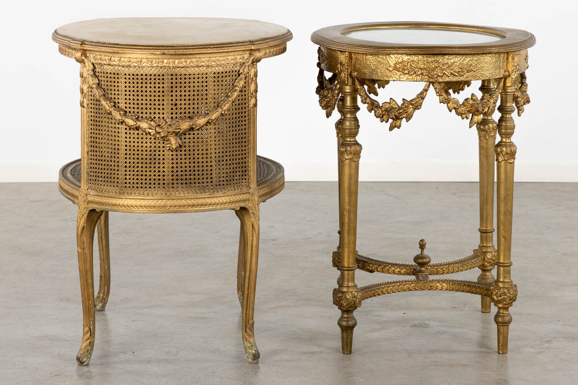 Two side tables, Two chairs, sculptured wood in Louis XVI style. Circa 1900. (L:57 x W:81 x H:75 cm) - Bild 6 aus 18